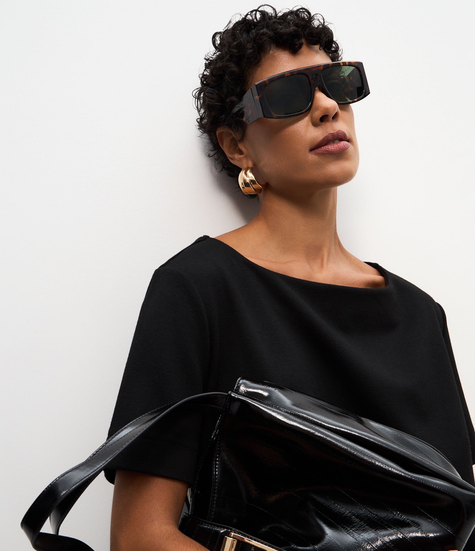 Blusa Box em Ponto Roma com Faixa Lateral Contrastante Preto 3