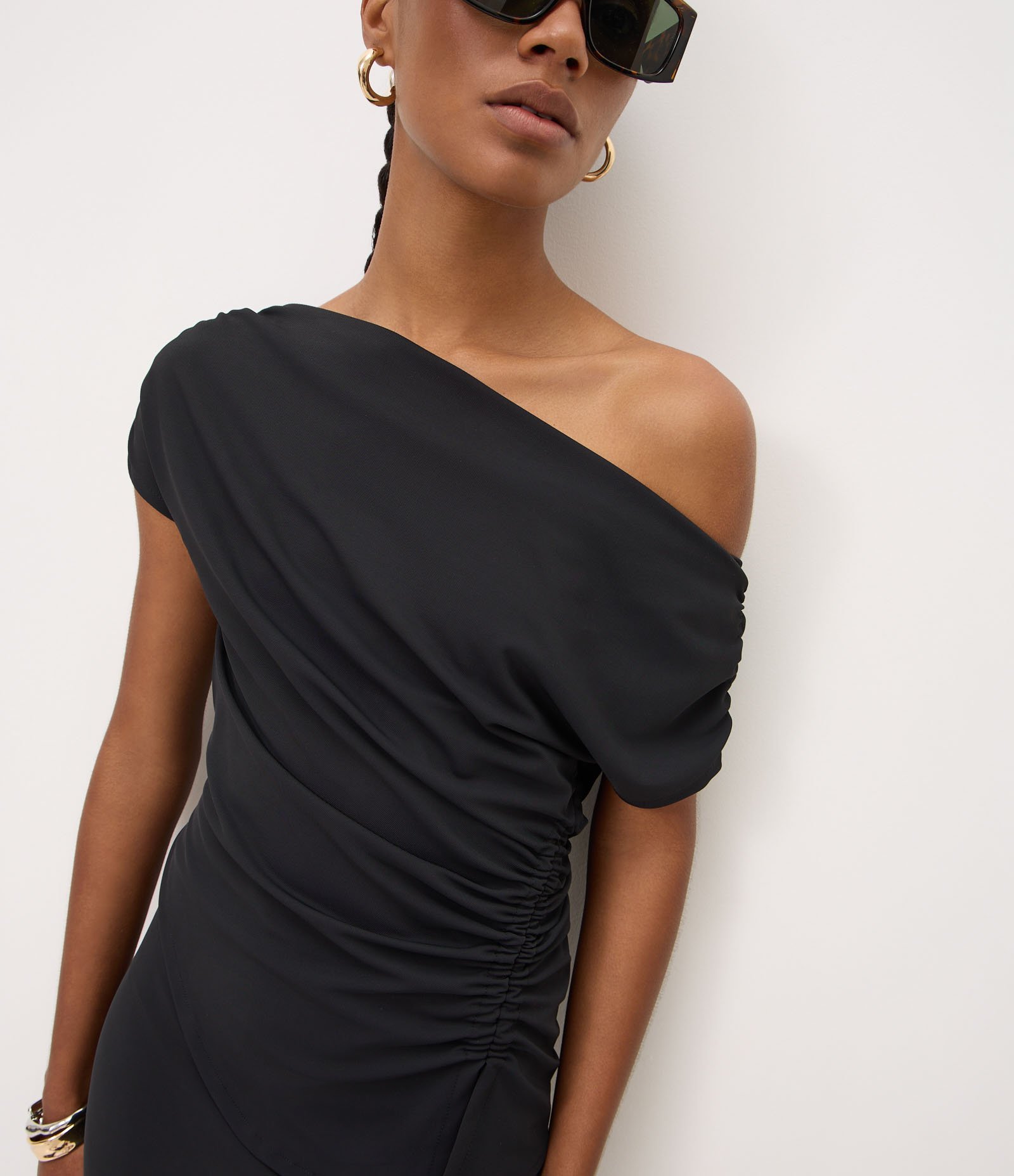 Vestido Longo com Fenda Traseira e Drapeado Lateral Preto 3
