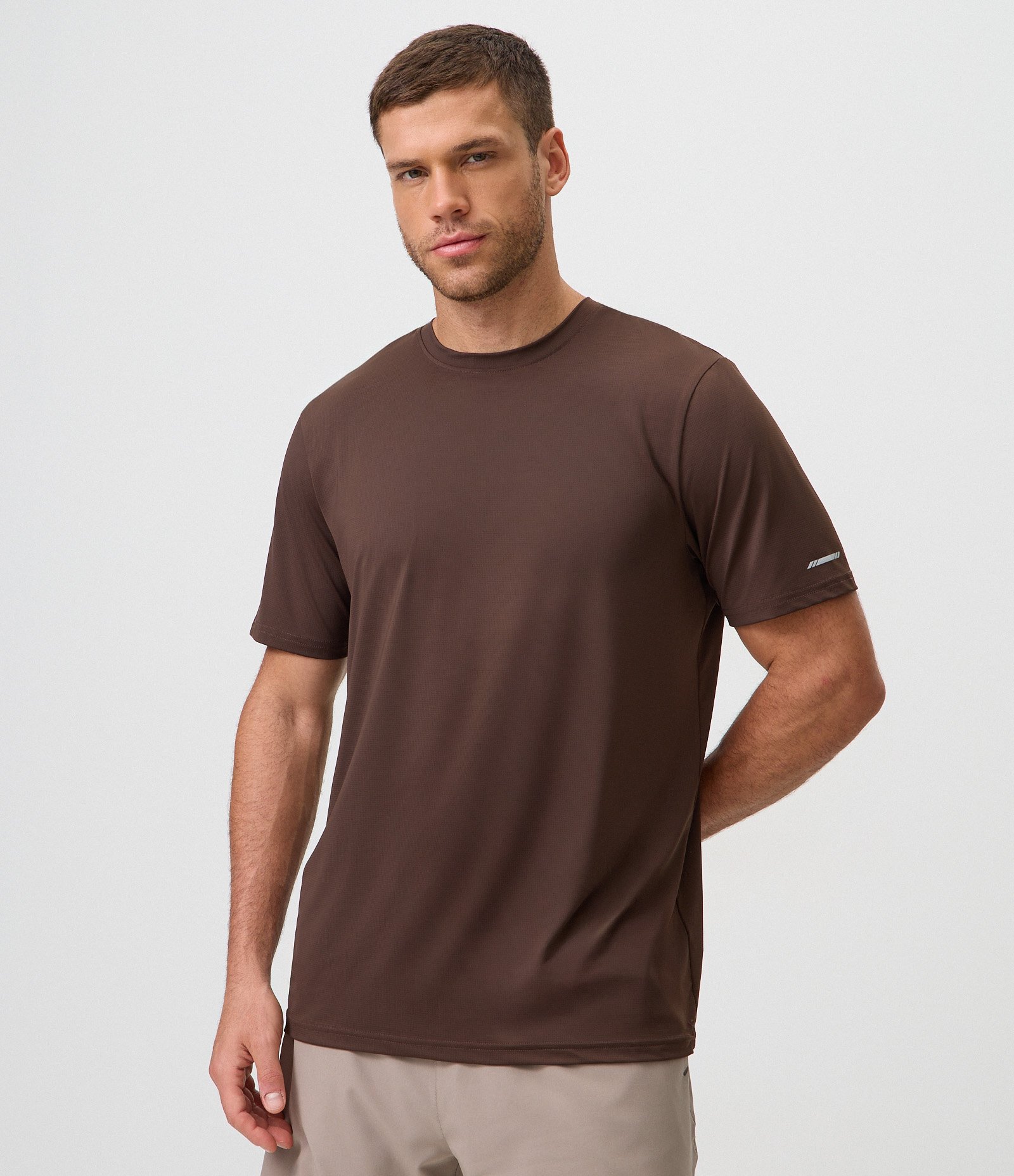 Camiseta Regular Dry em Poliamida Marrom 1
