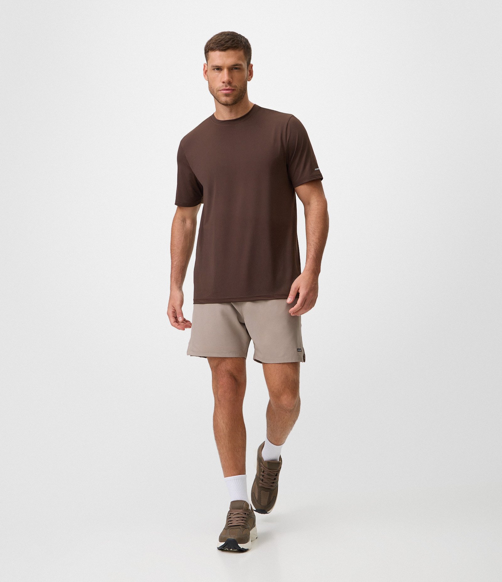 Camiseta Regular Dry em Poliamida Marrom 2