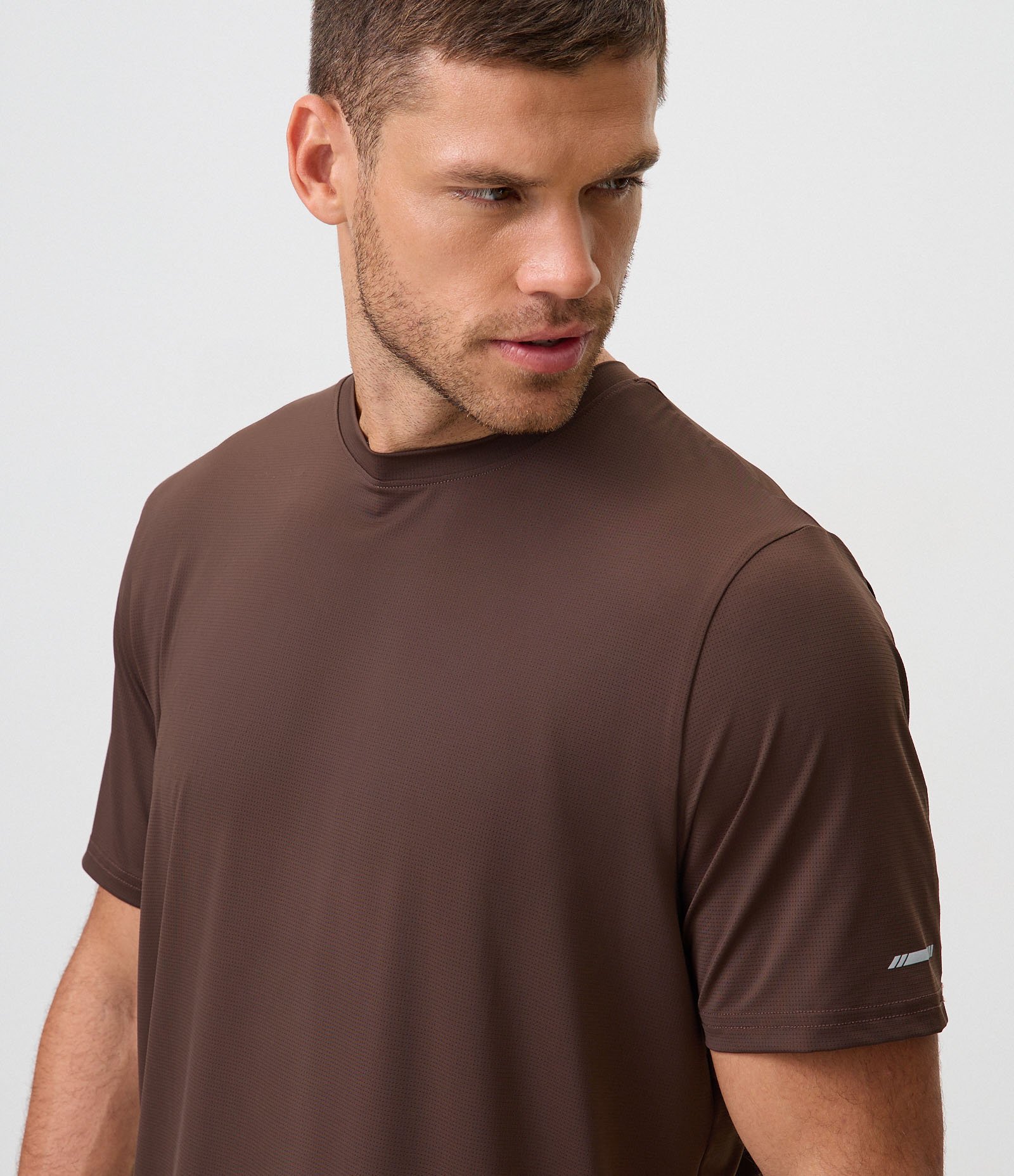 Camiseta Regular Dry em Poliamida Marrom 4
