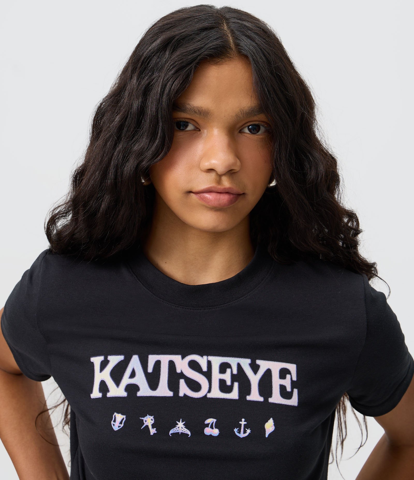 Camiseta em Algodão com Estampa Katseye com Lettering Preto 2
