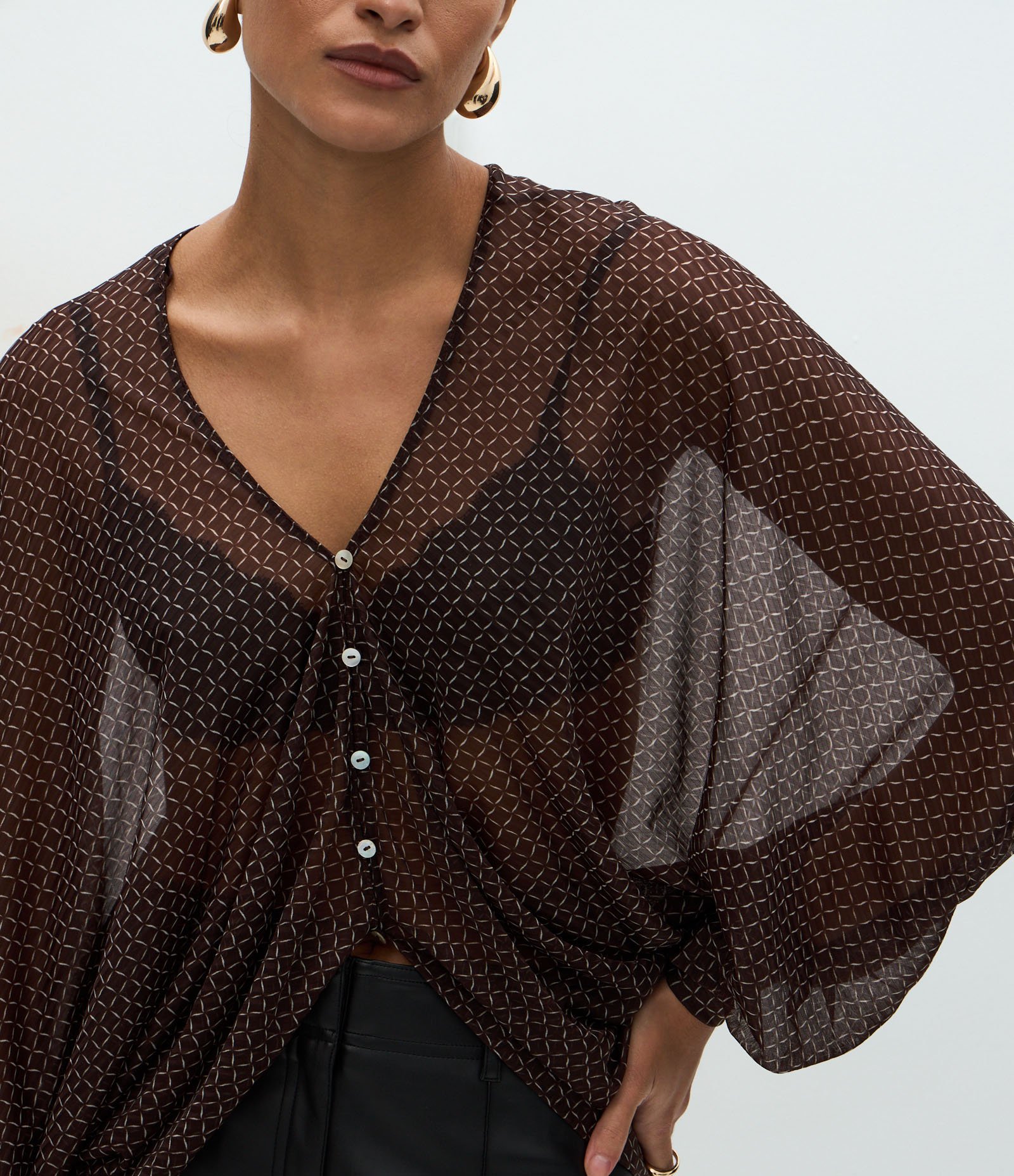 Blusa Ampla com Mangas Longas Marrom 4