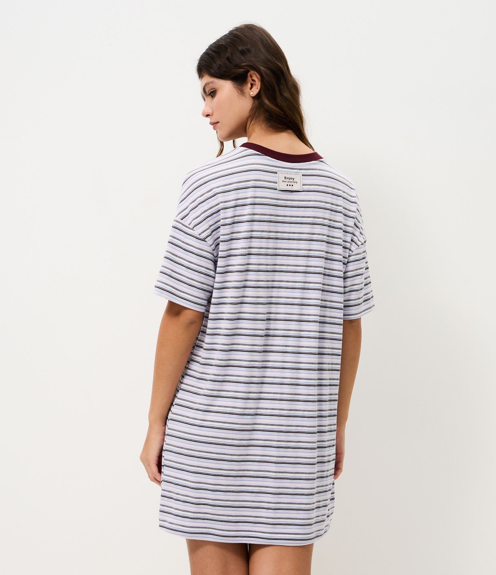 Camisola Regular em Viscolycra com Listras e Lettering Cinza 3