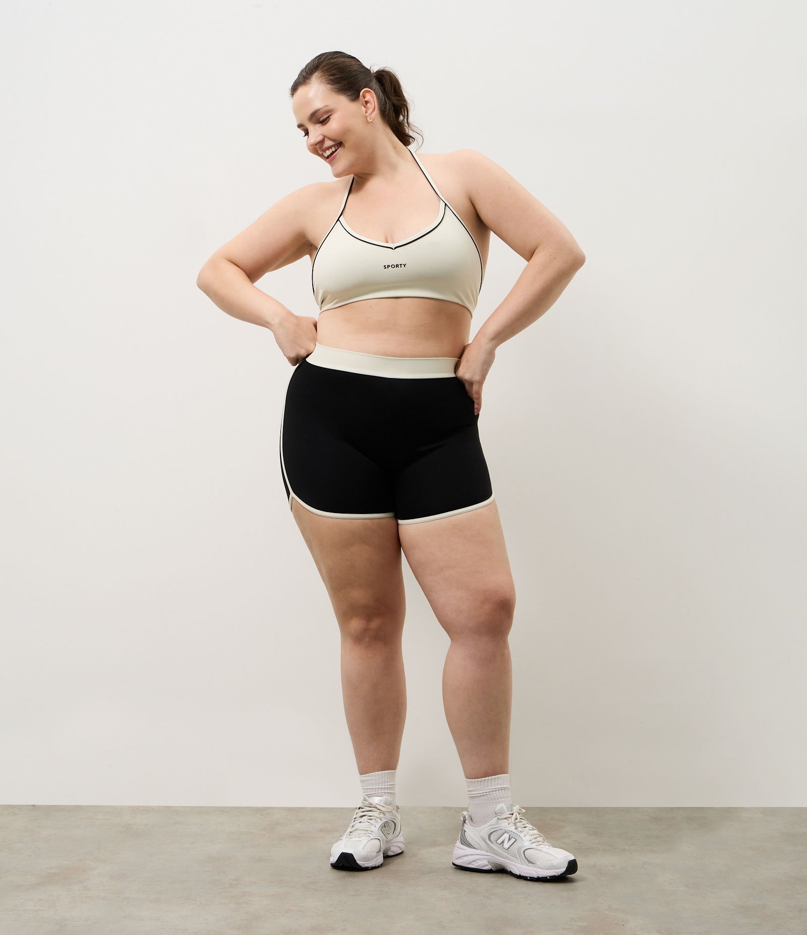 Top Esportivo Frente Única com Lettering Sporty Bege 6