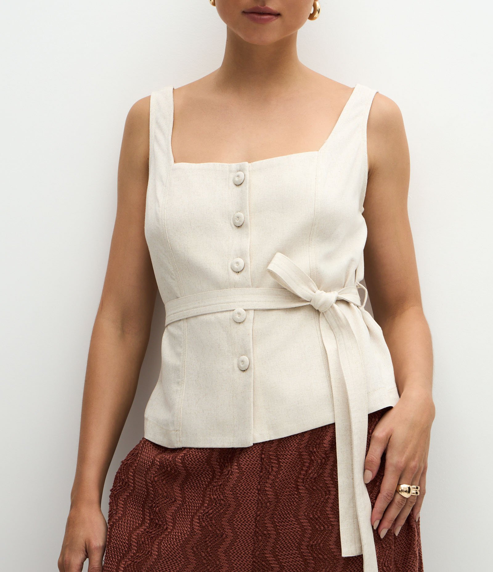 Blusa em Viscolinho com Decote Quadrado e Amarração Branco 4