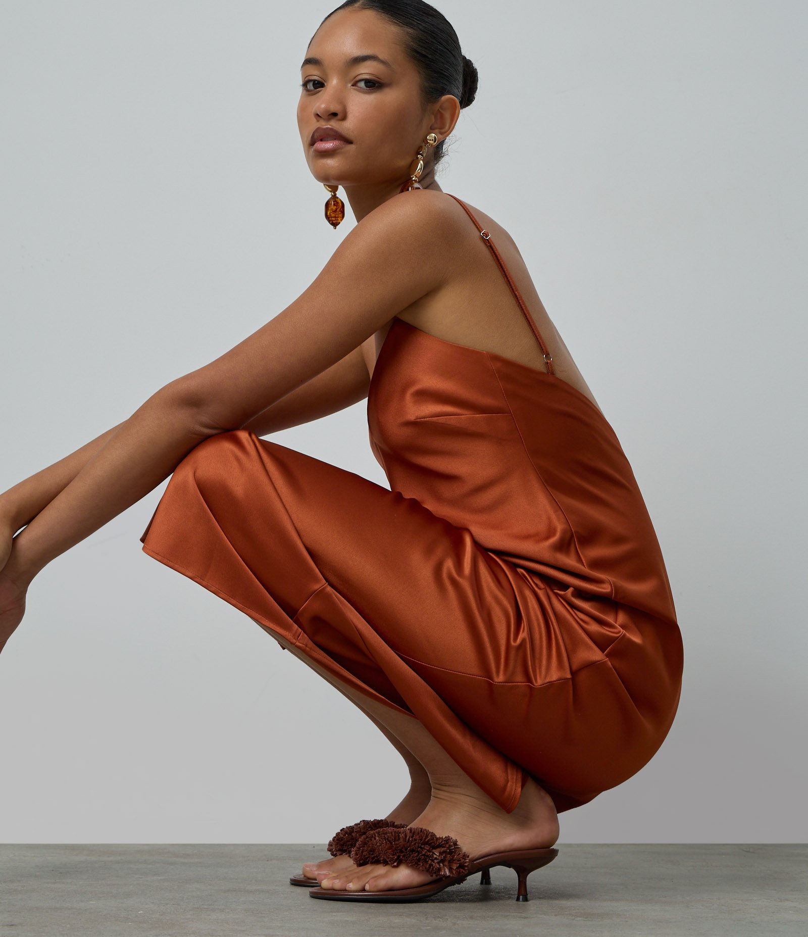 Vestido Longo de Alcinha em Cetim com Decote V Laranja 2