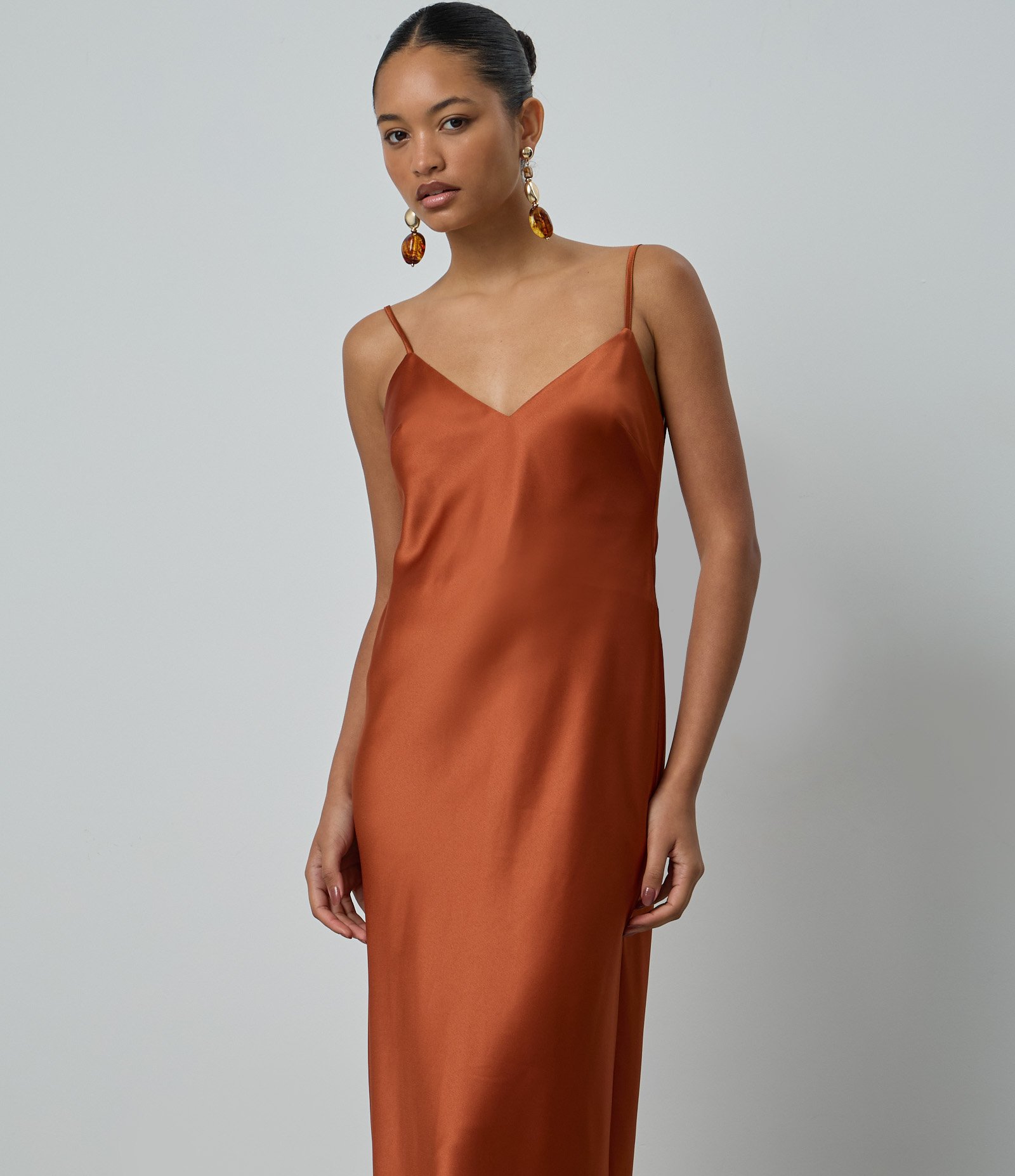 Vestido Longo de Alcinha em Cetim com Decote V Laranja 4
