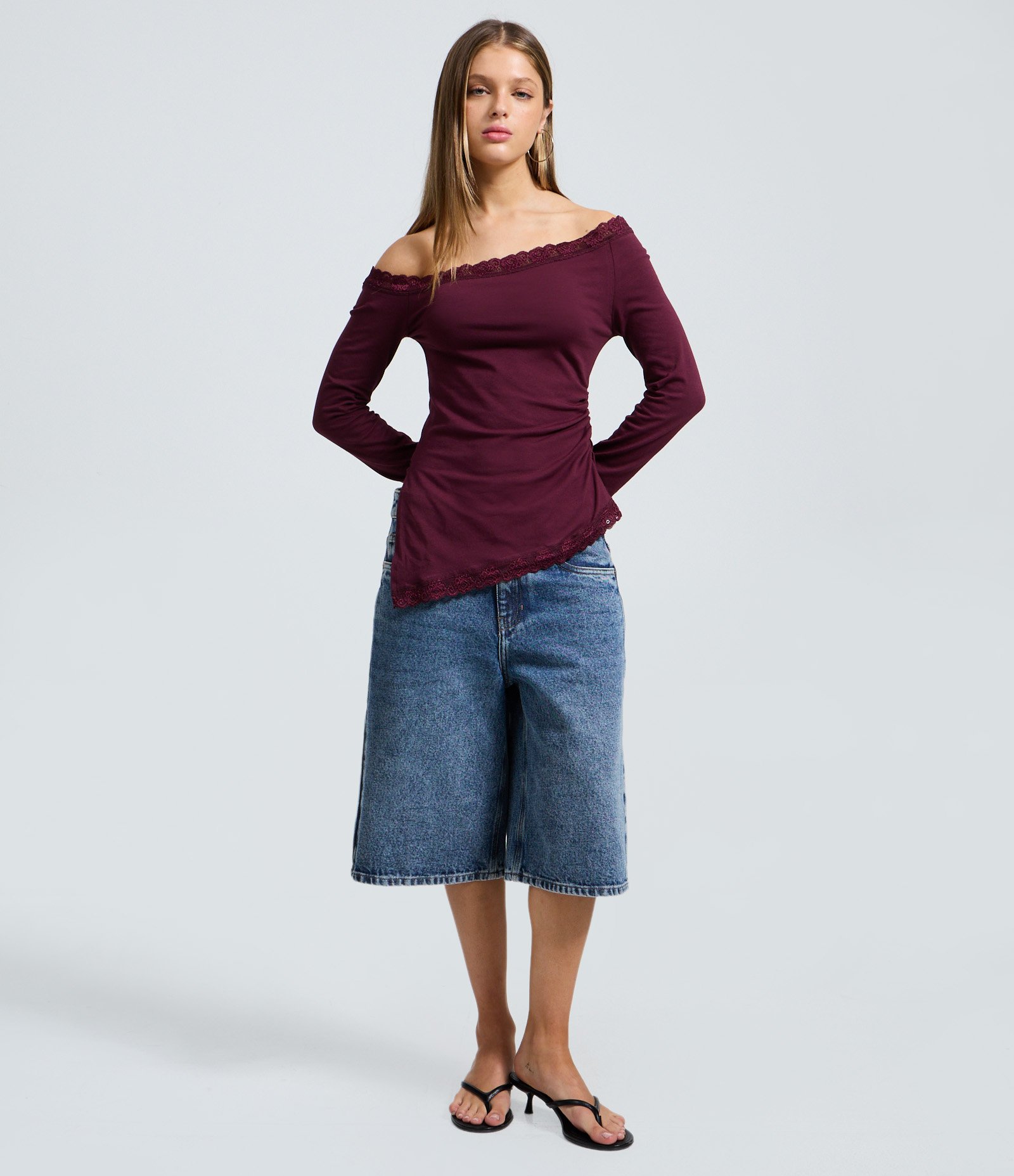 Blusa em Algodão com Decote e Barra Rendados Vermelho 2