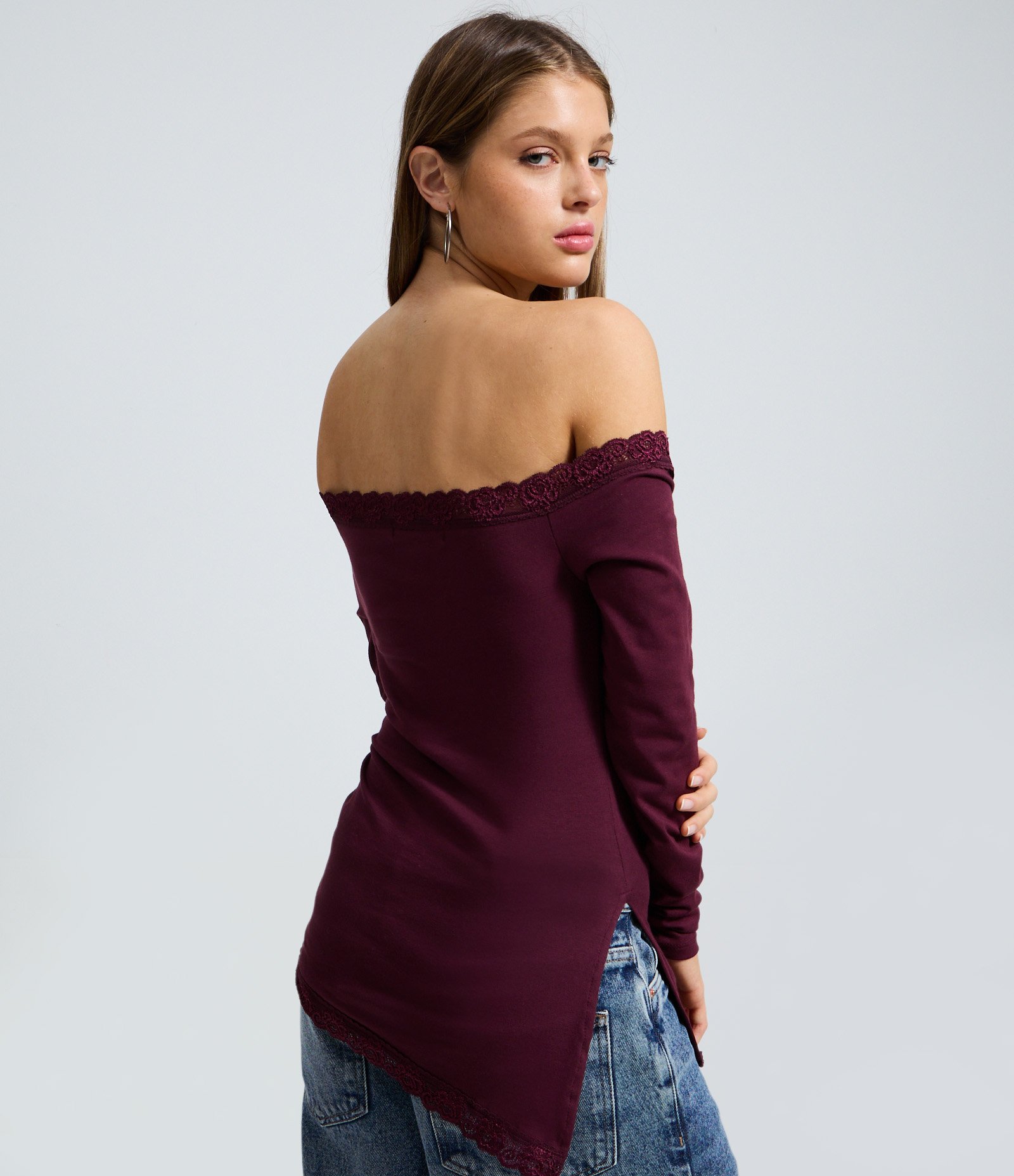 Blusa em Algodão com Decote e Barra Rendados Vermelho 4