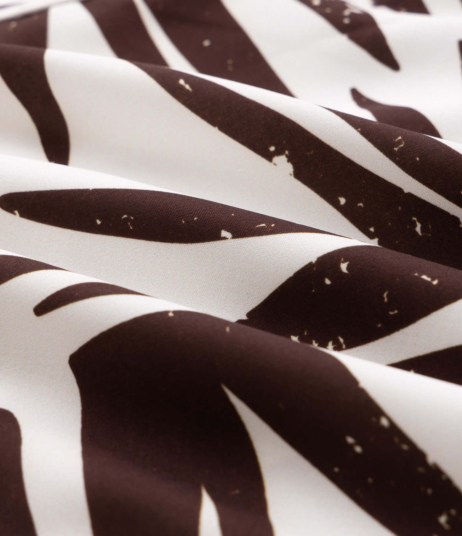 Bermuda em Microfibra com Estampa Floral Abstrato Marrom 7