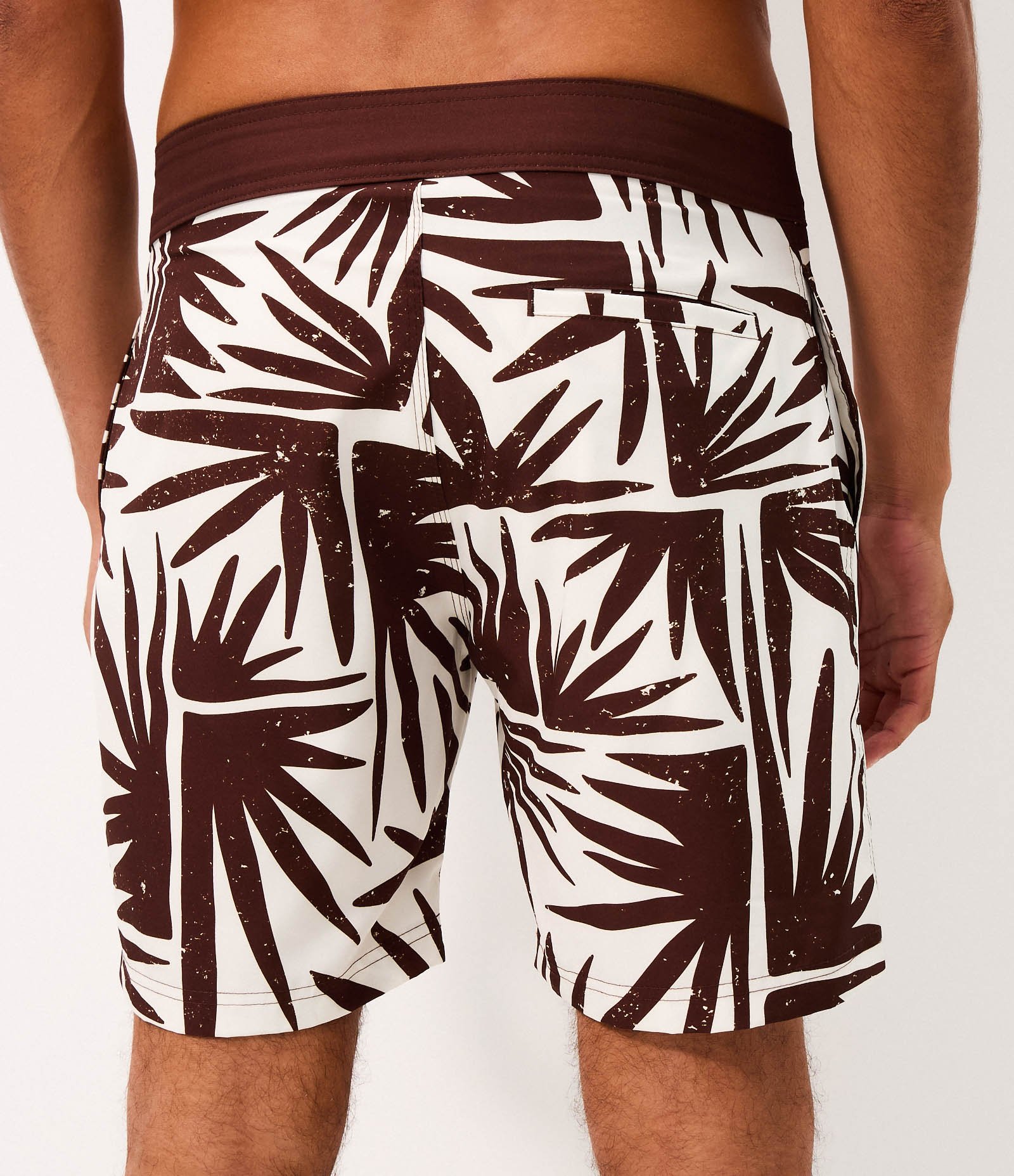 Bermuda em Microfibra com Estampa Floral Abstrato Marrom 4