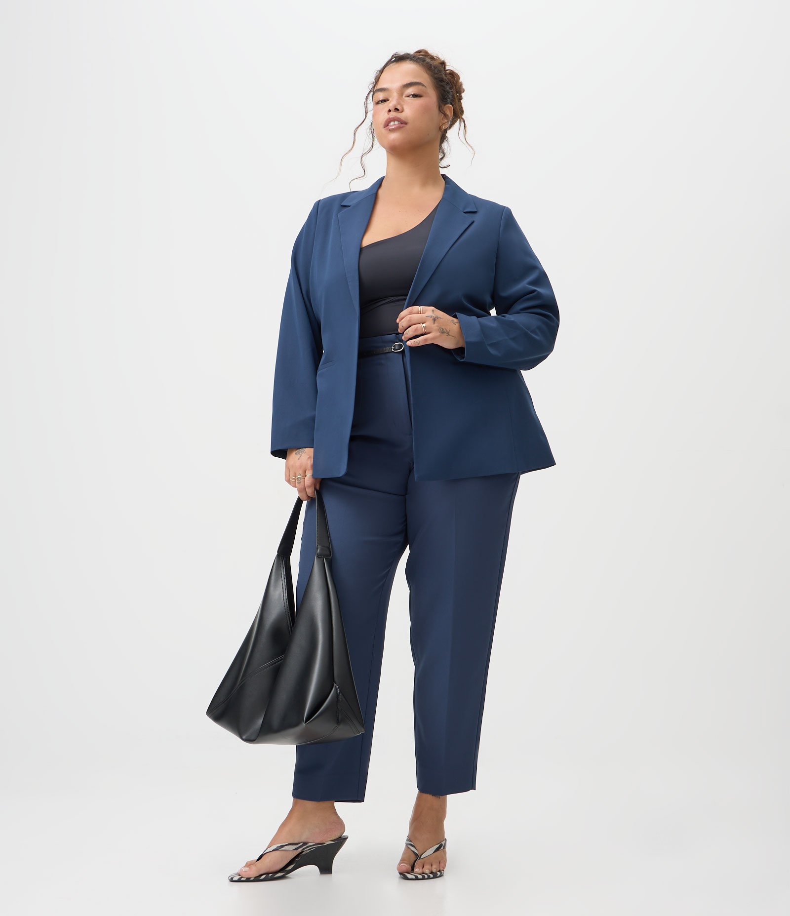 Calça Cenoura Alfaiatada com Cinto Curve & Plus Size Azul 1