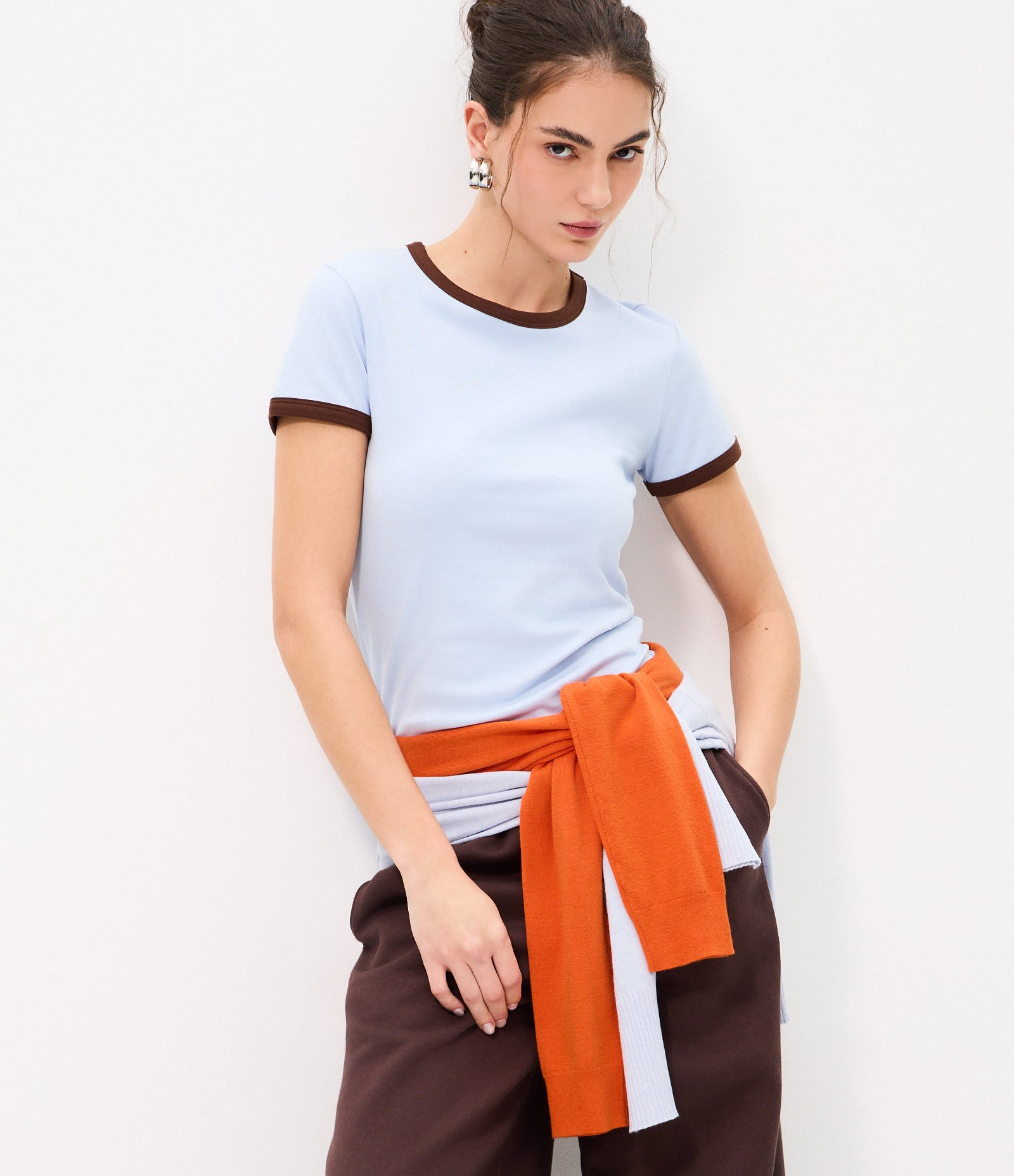Blusa Baby Look em Algodão Peruano com Gola Contrastantes Azul 2
