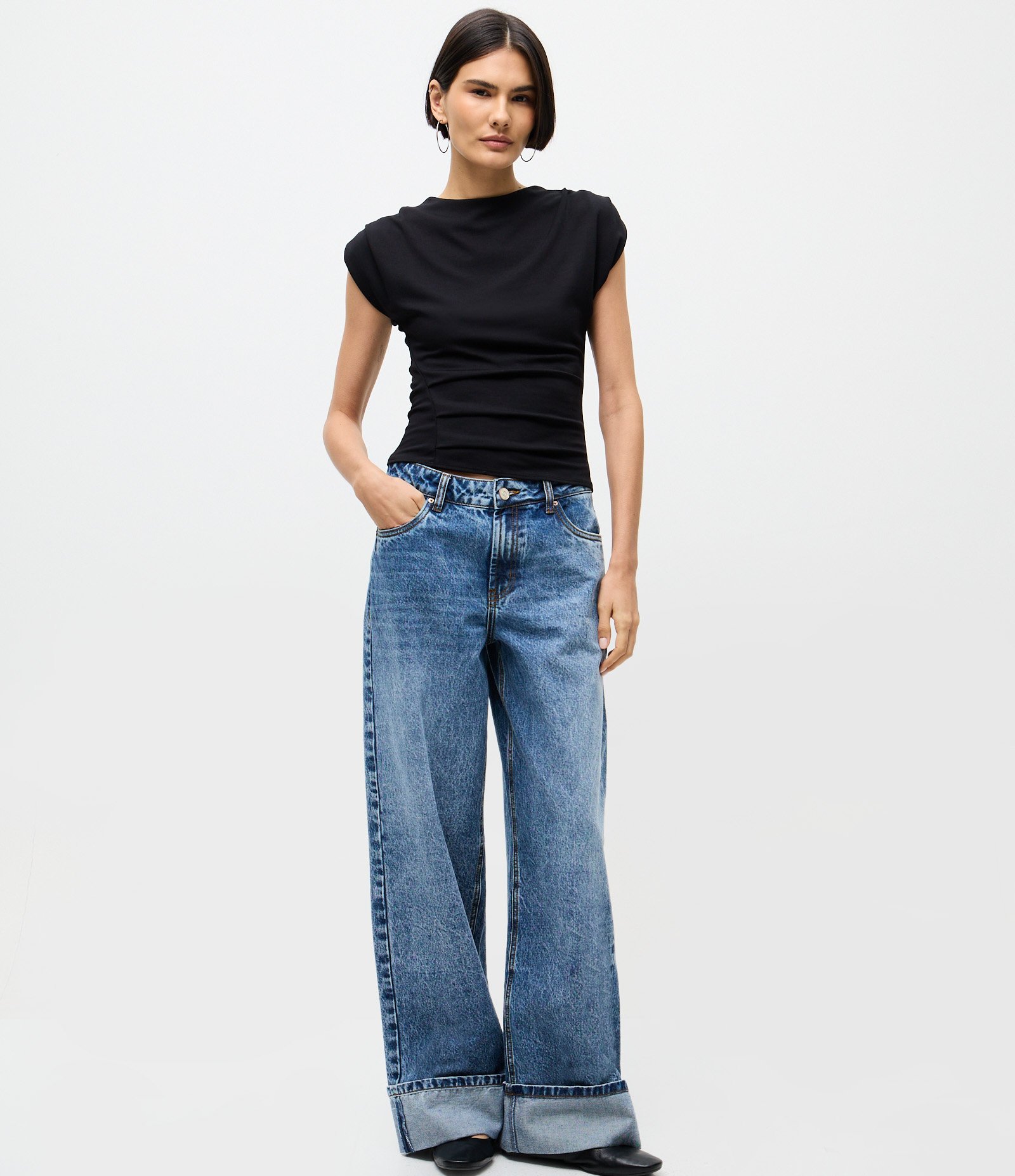 Blusa em Ponto Roma com Pregas no Ombro e Cintura Preto 2