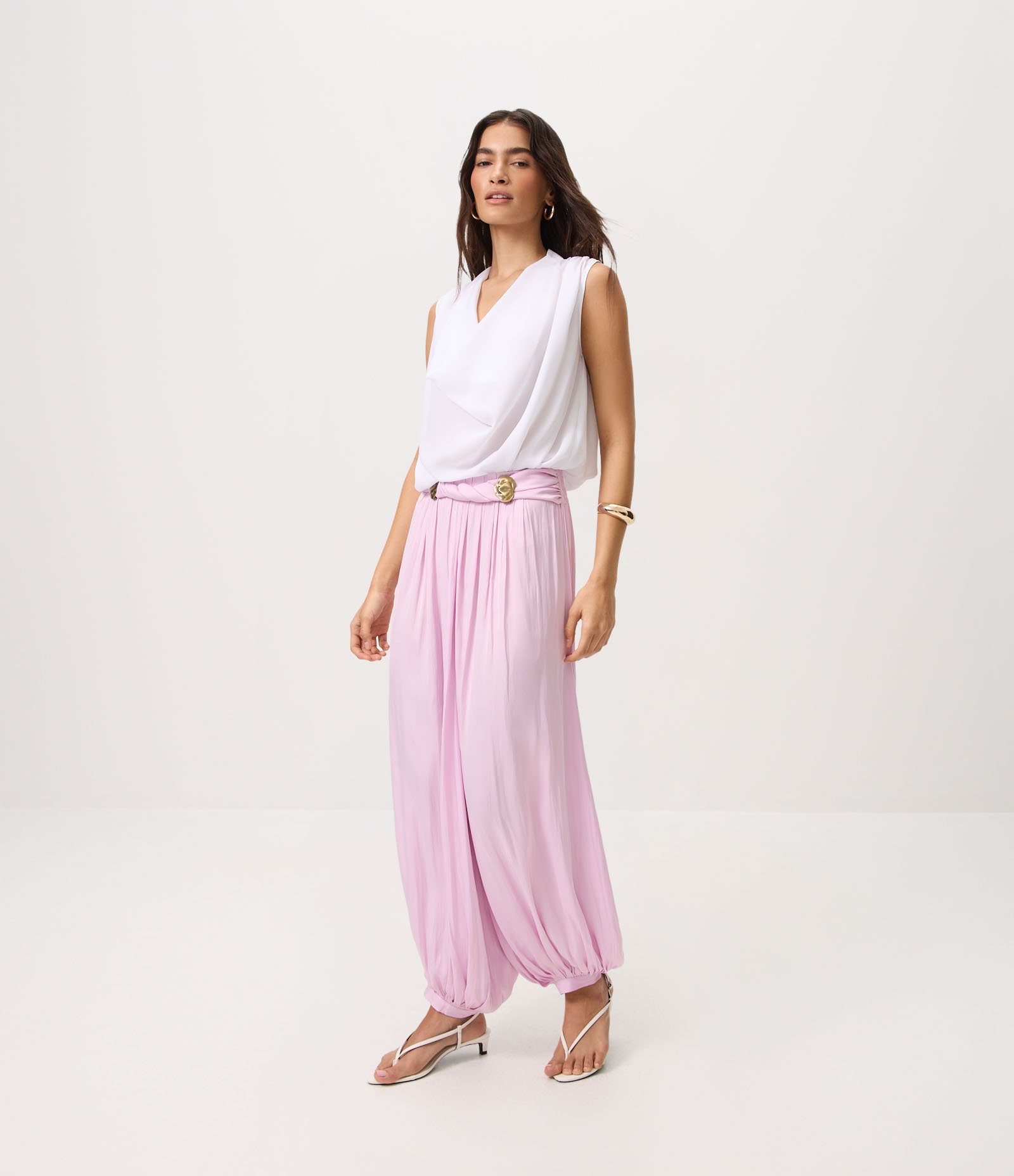 Calça Aladim Acetinada com Aplicação Metálica no Cós Rosa 1