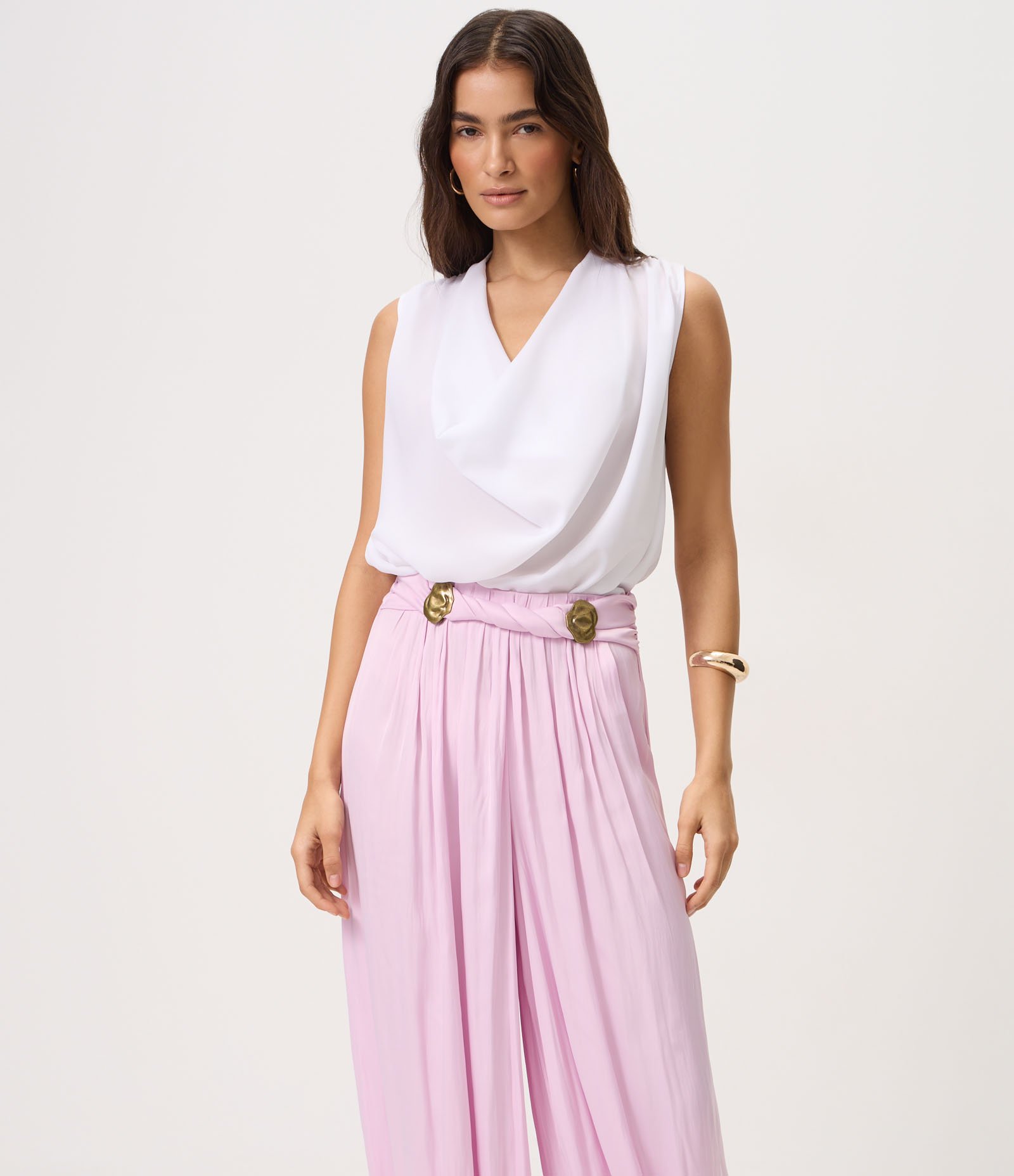 Calça Aladim Acetinada com Aplicação Metálica no Cós Rosa 2