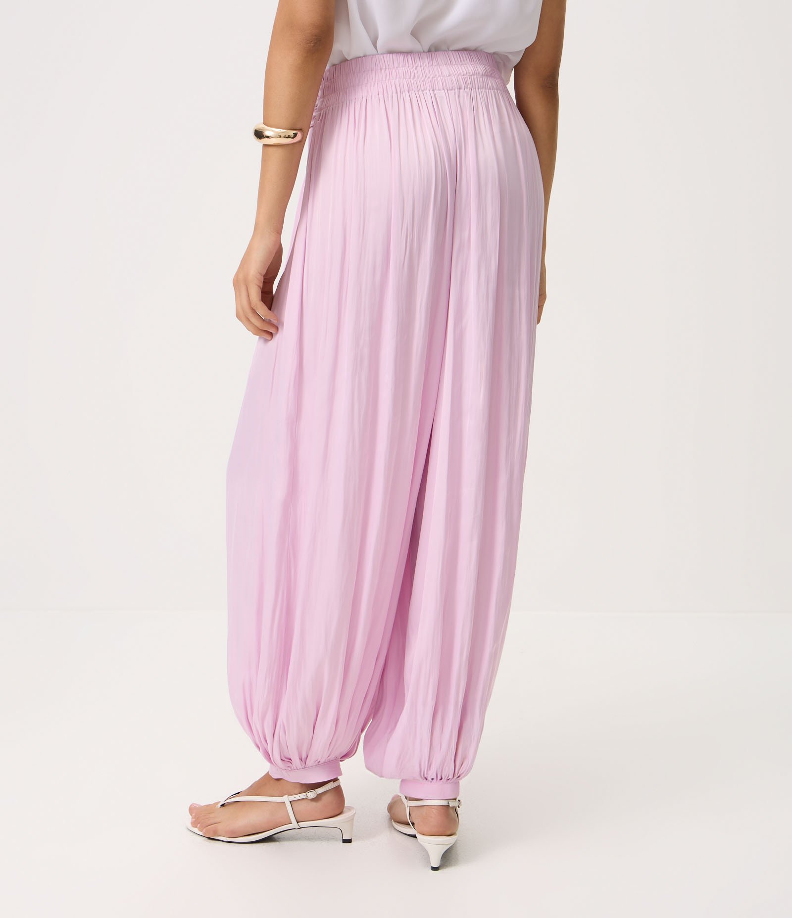 Calça Aladim Acetinada com Aplicação Metálica no Cós Rosa 5