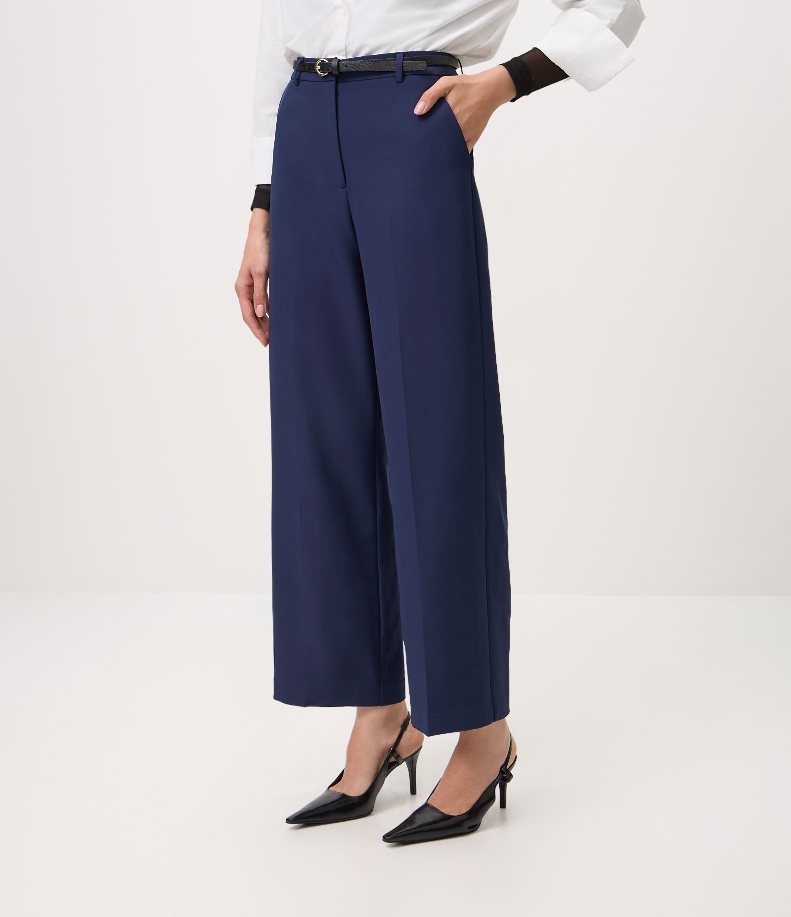 Calça Reta Alfaiatada com Cinto Fino em PU Azul 3