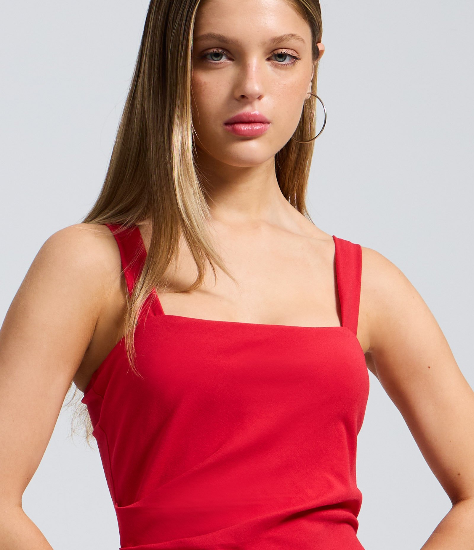 Vestido Midi em Bengaline com Franzido Lateral Vermelho 2