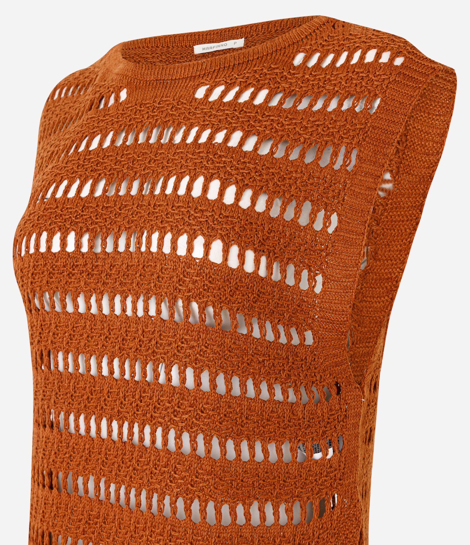 Blusa com Ponto Furadinho e Recorte Lateral Marrom 6