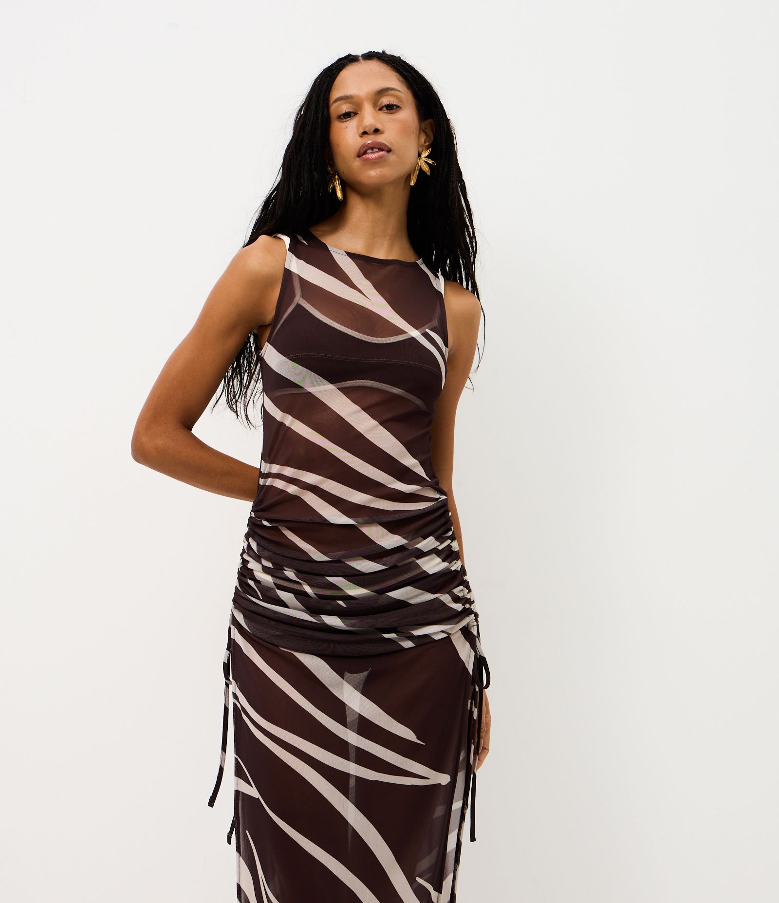 Saída de Praia Vestido com Estampa Animal Print e Amarração Marrom 2