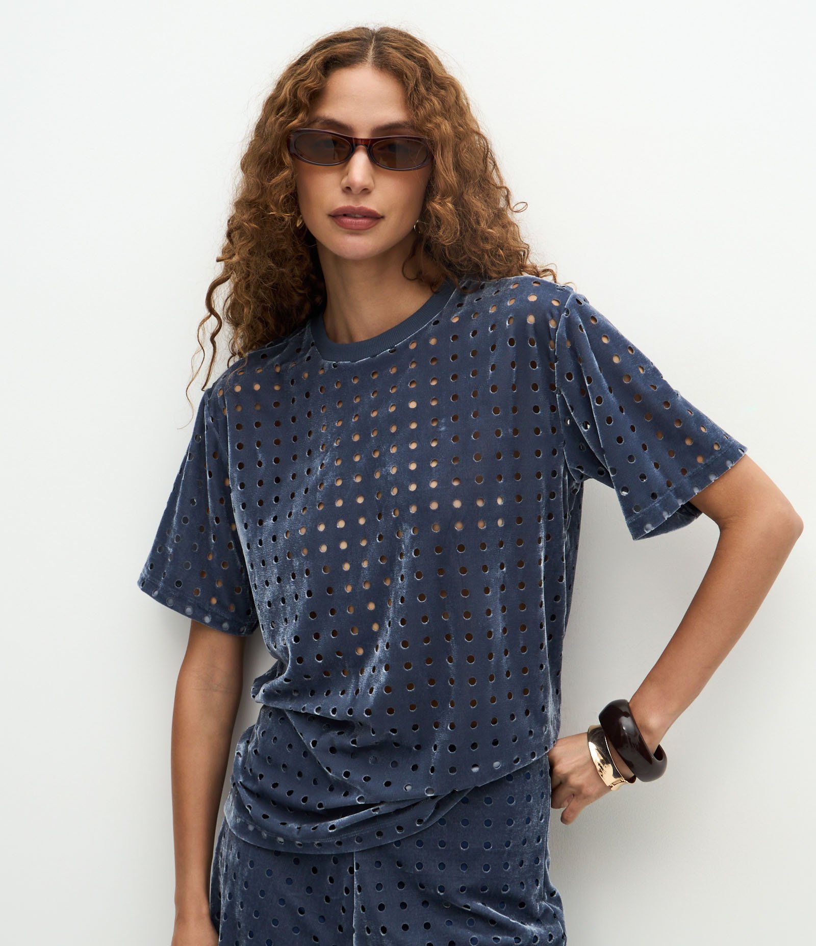 Blusa em Veludo com Gola Redondo e Furinhos Azul 1