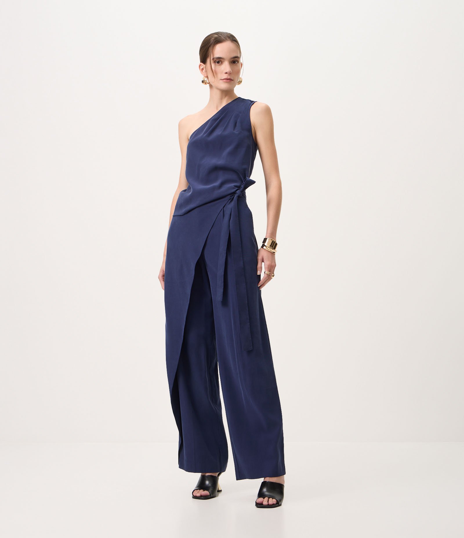 Blusa Um Ombro Só em Viscose com Prega Azul 2