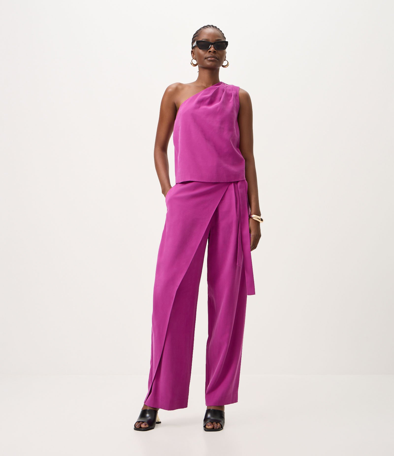 Blusa Um Ombro Só em Viscose com Prega Rosa 2