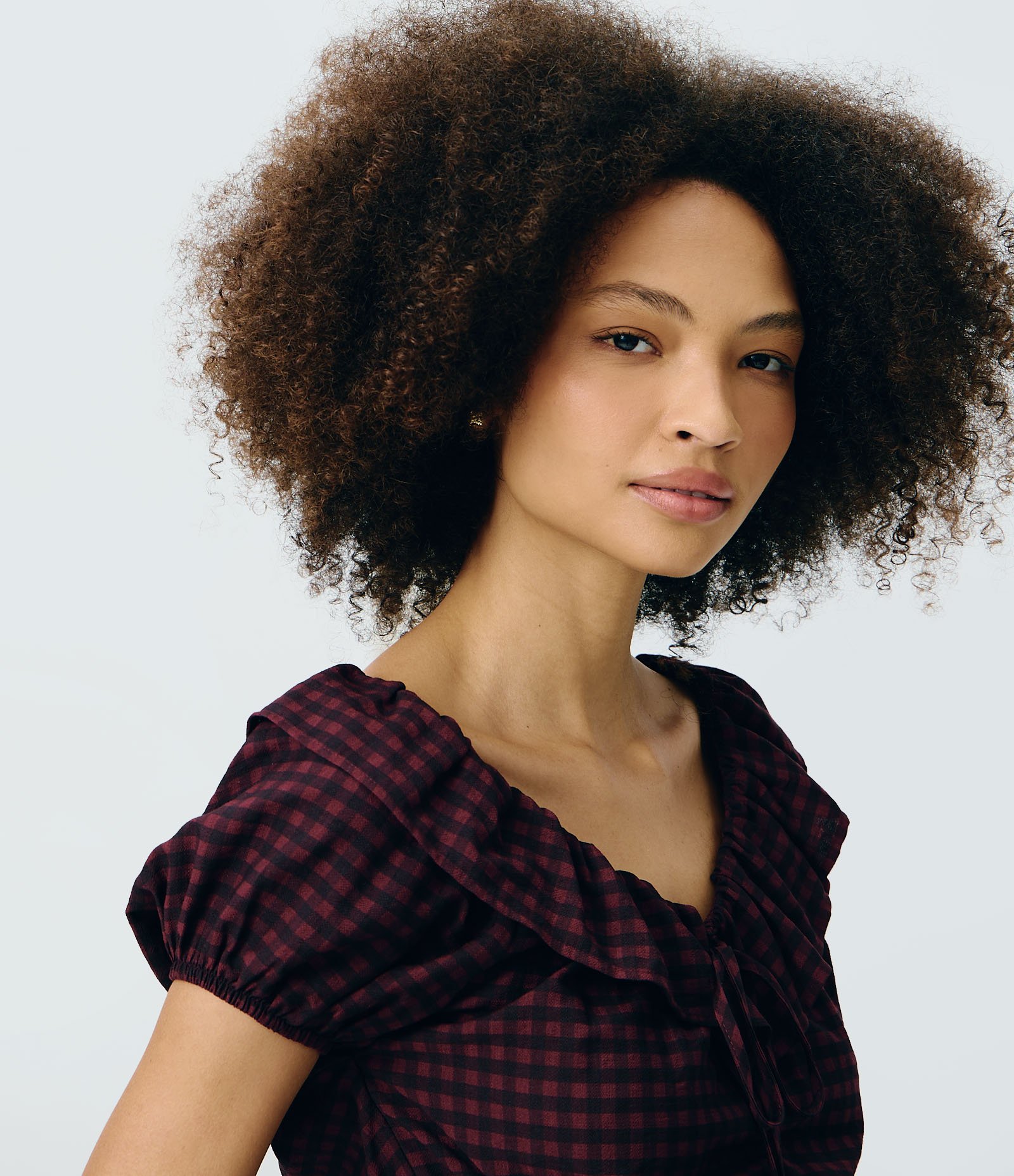 Blusa Bata em Viscose Xadrez com Amarração e Babado Vermelho 4