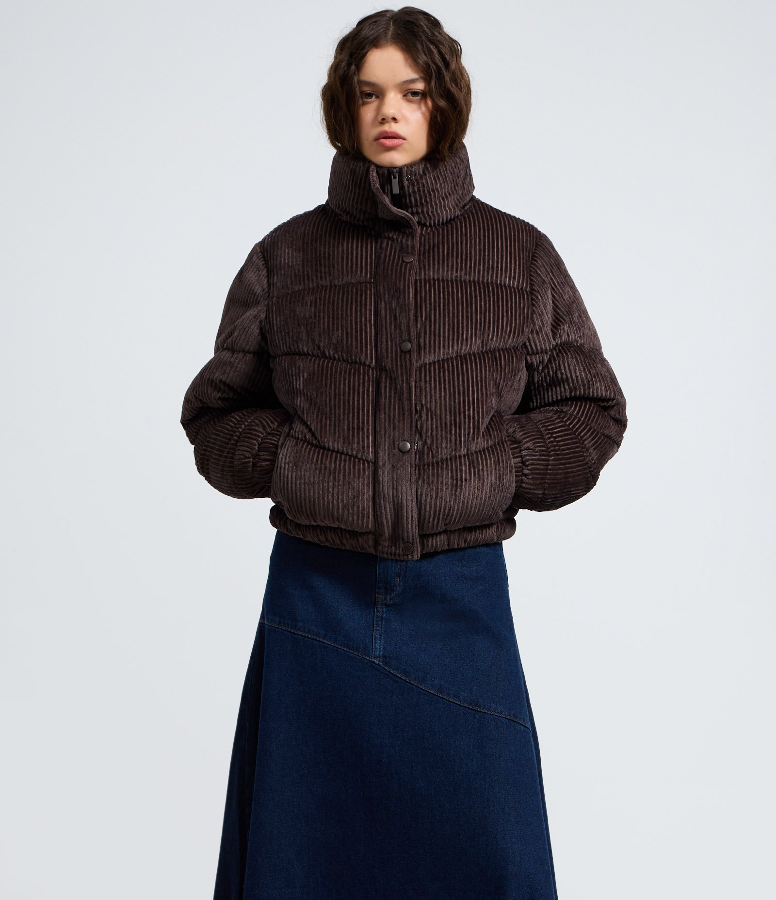 Saia Midi em Jeans com Cintura Alta e Recorte Frontal Azul Escuro 2