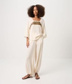 Calça Pantalona em Viscose com Amarração Ajustável na Barra