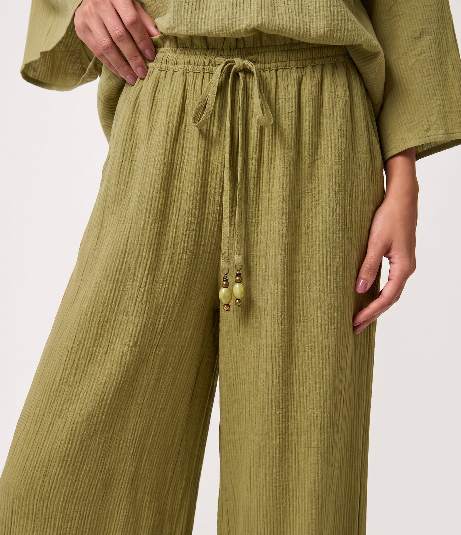 Calça Pantalona em Viscose com Amarração Ajustável na Barra Verde 3