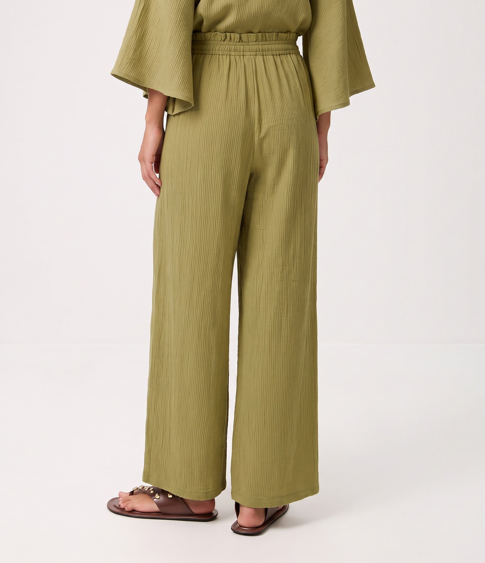 Calça Pantalona em Viscose com Amarração Ajustável na Barra Verde 4