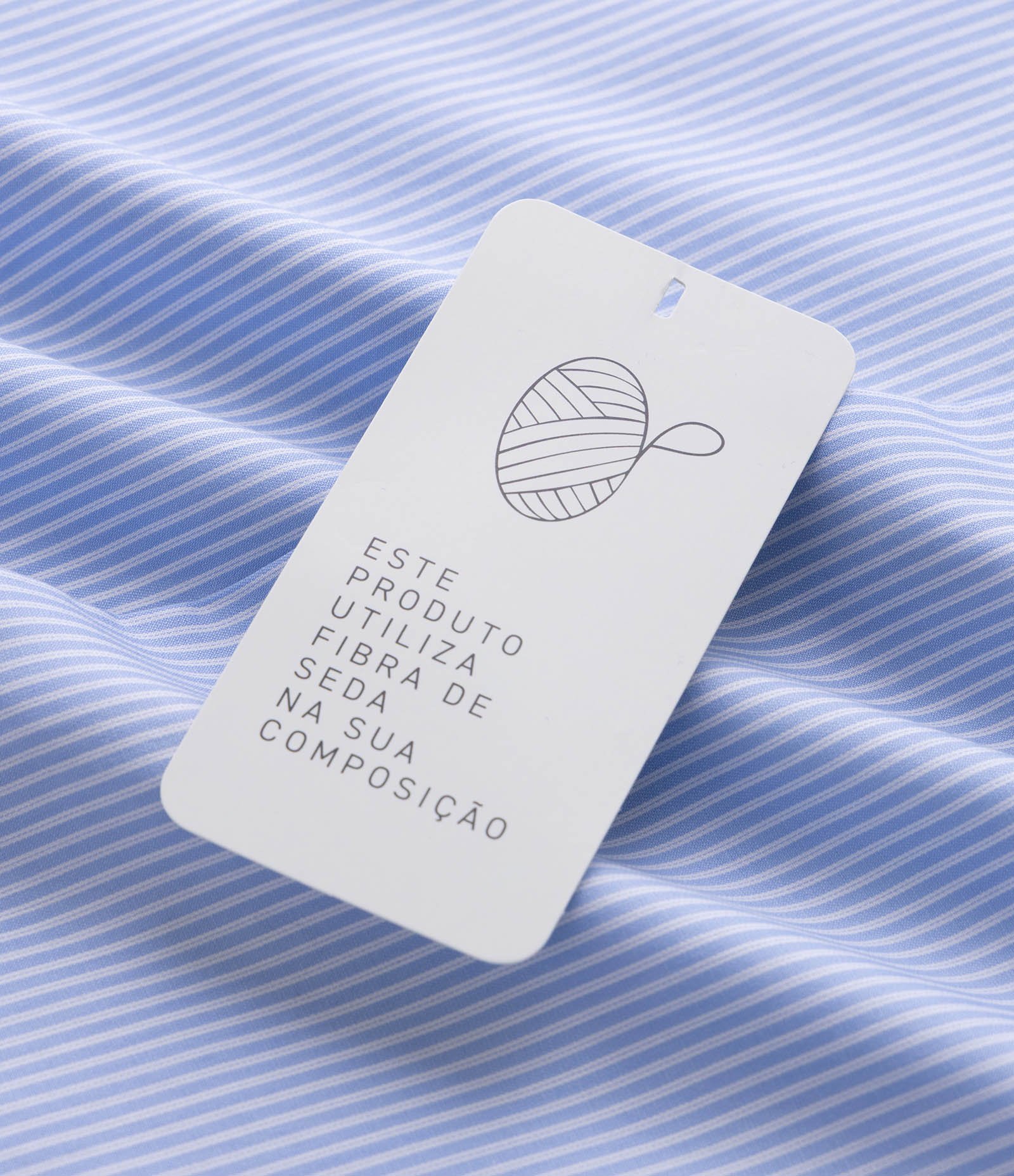 Camisa Regular Listrada em Fibra de Seda Azul 8