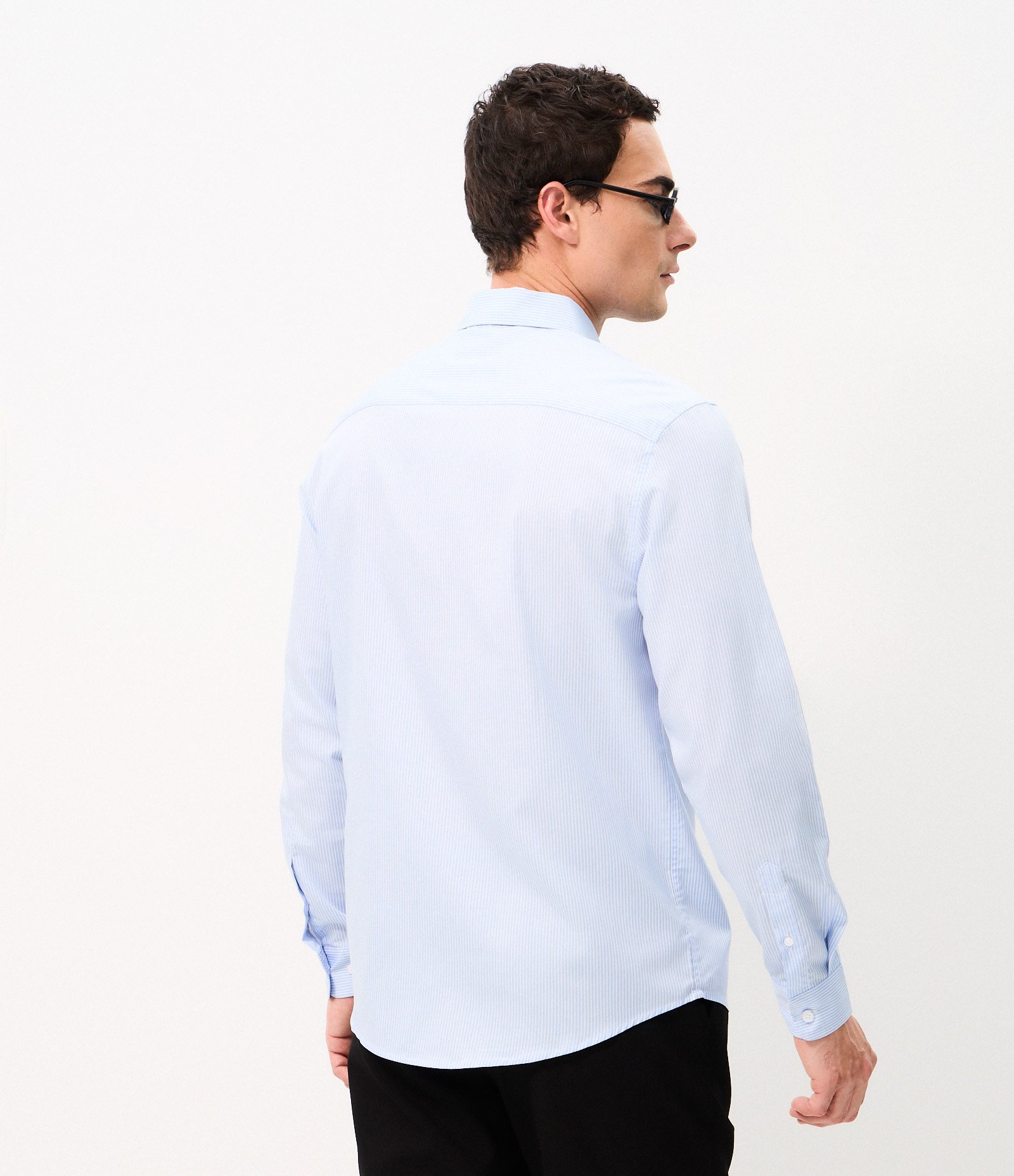 Camisa Regular Listrada em Fibra de Seda Azul 3