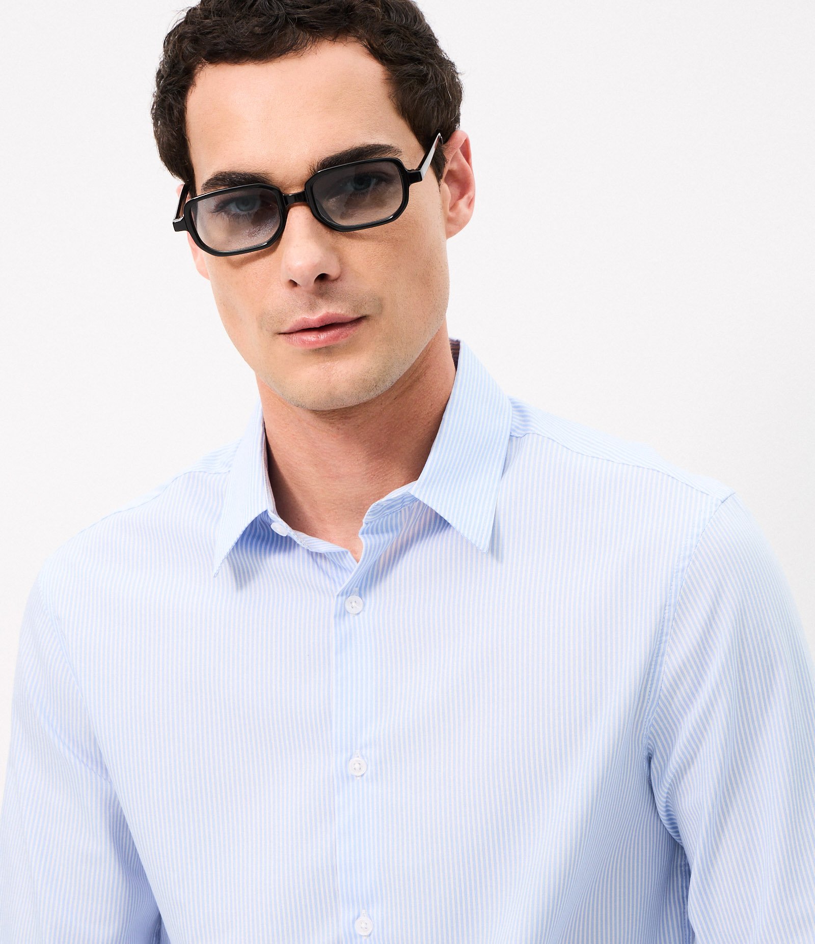 Camisa Regular Listrada em Fibra de Seda Azul 4