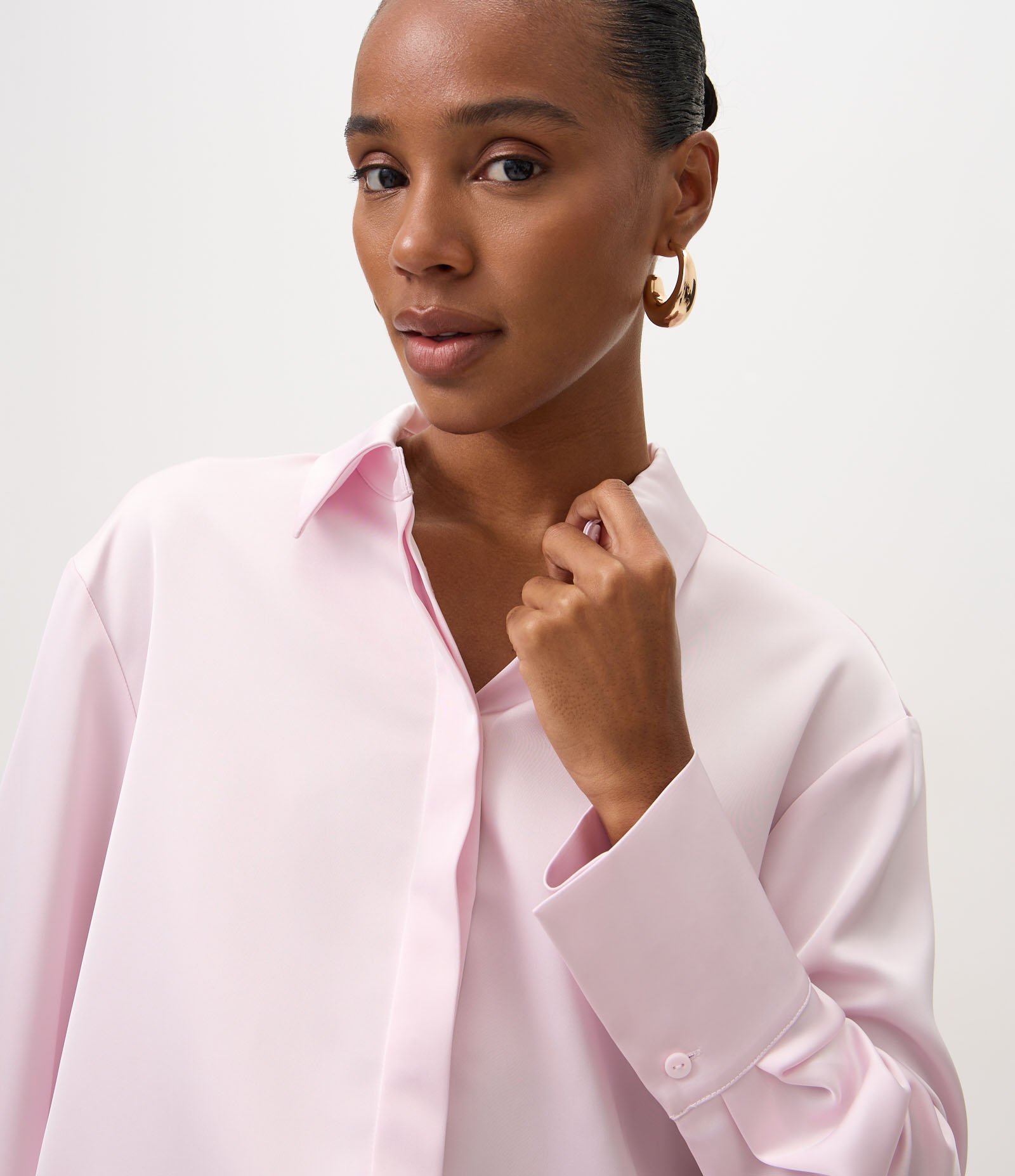 Camisa Acetinada com Gola Clássica Rosa 3