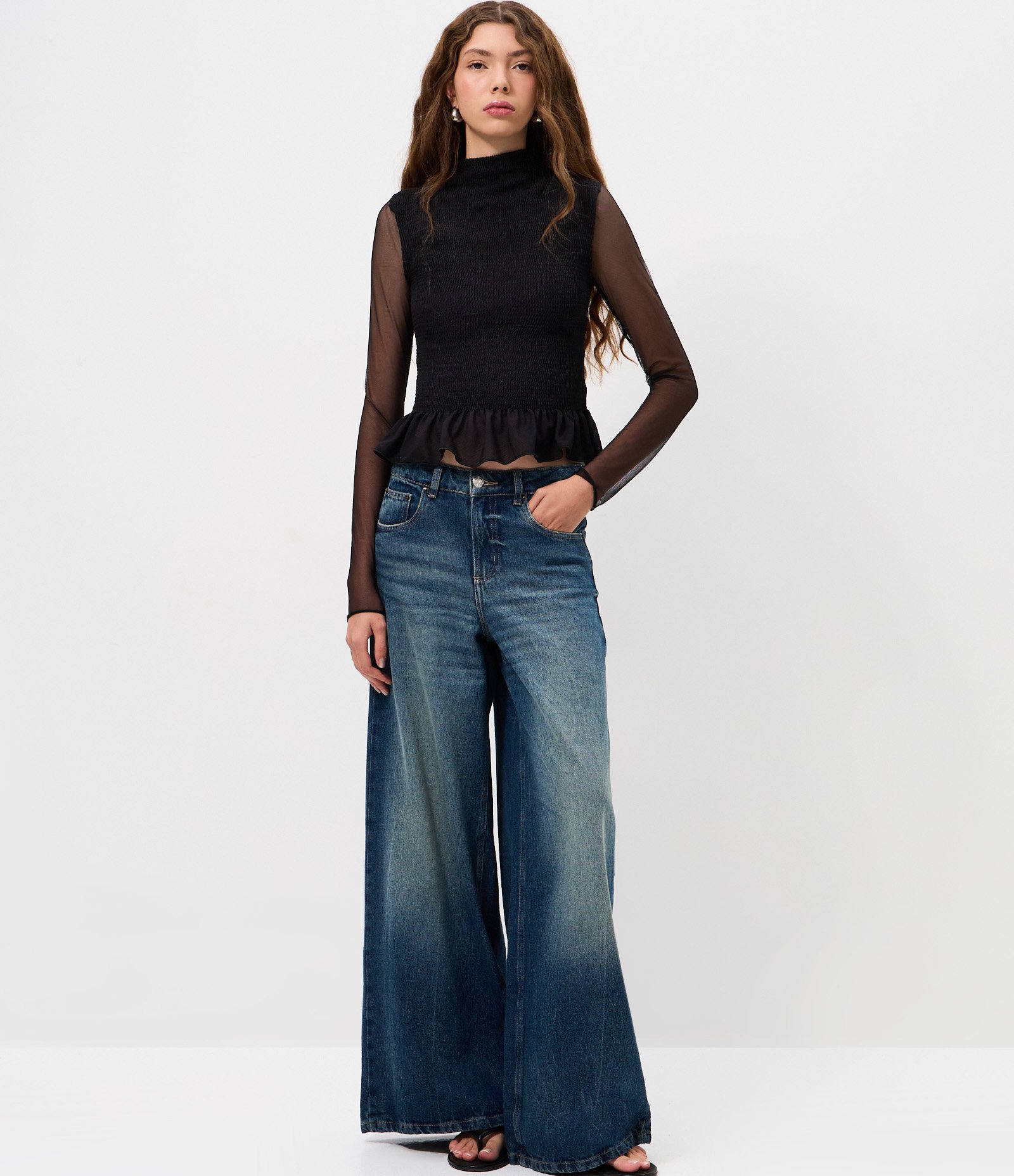 Blusa Peplum em Tule com Transparência na Manga Preto 2