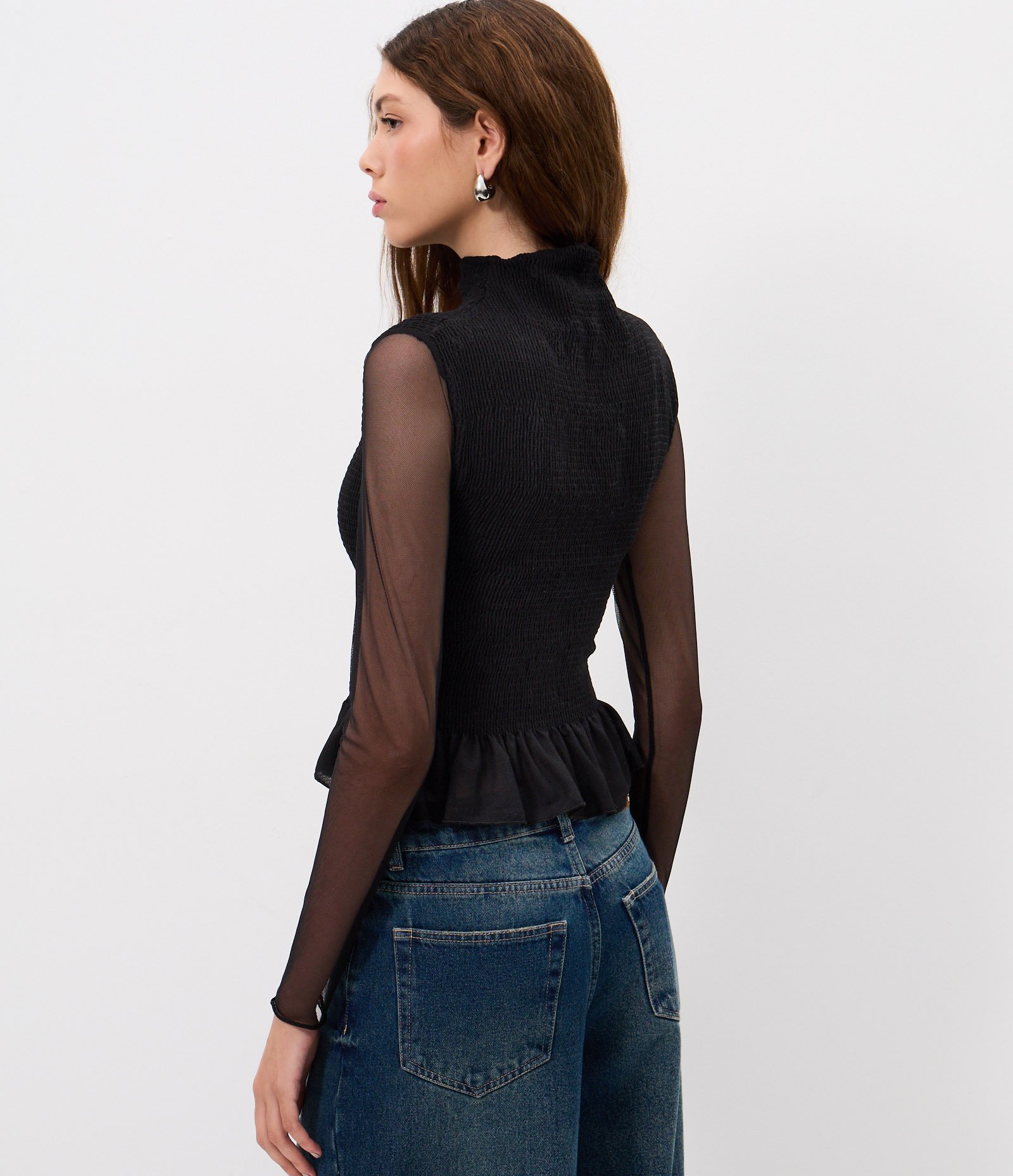 Blusa Peplum em Tule com Transparência na Manga Preto 4
