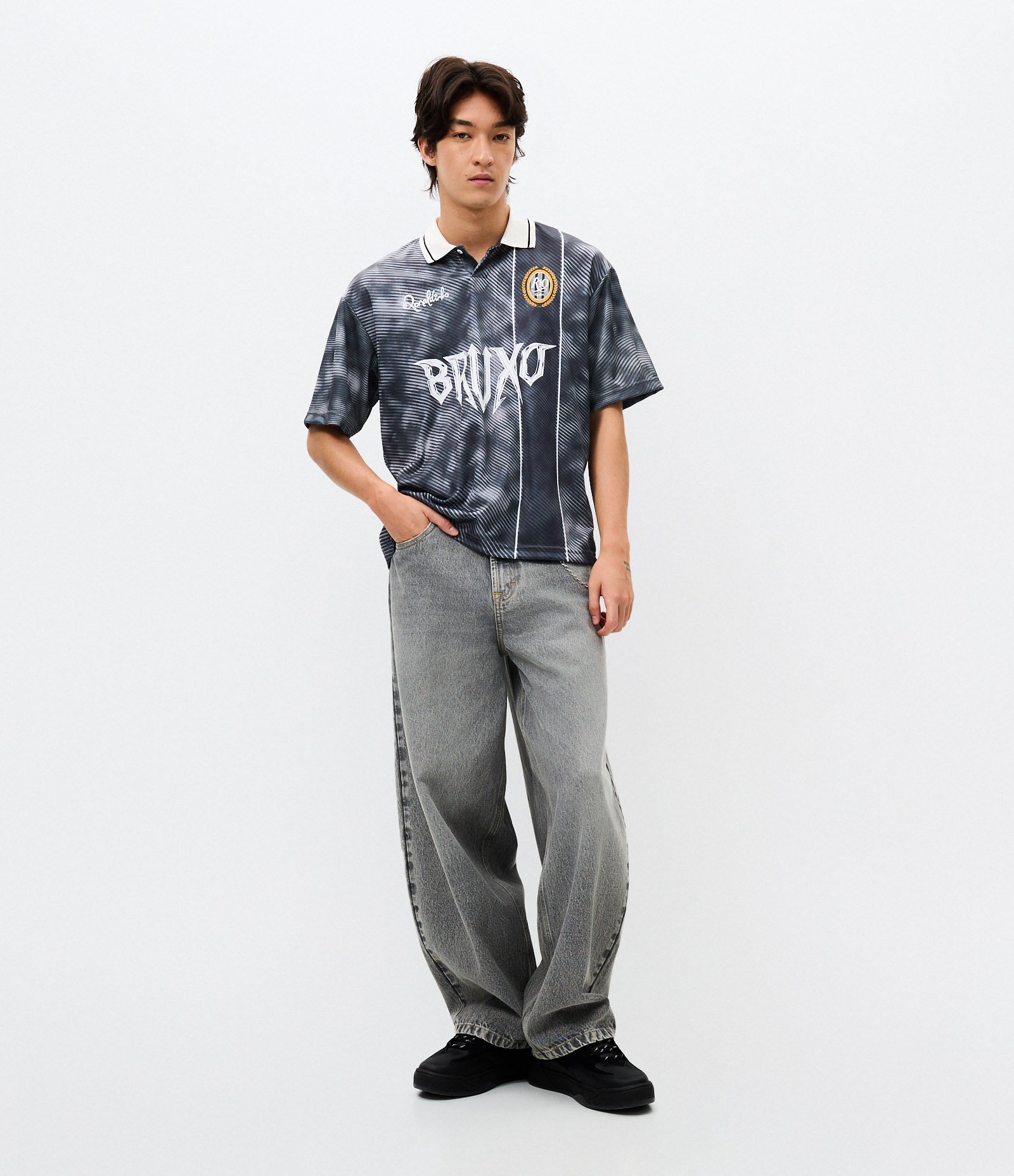 Camiseta Boxy em Jacquard com Estampa Ronaldinho Bruxo Cinza 2