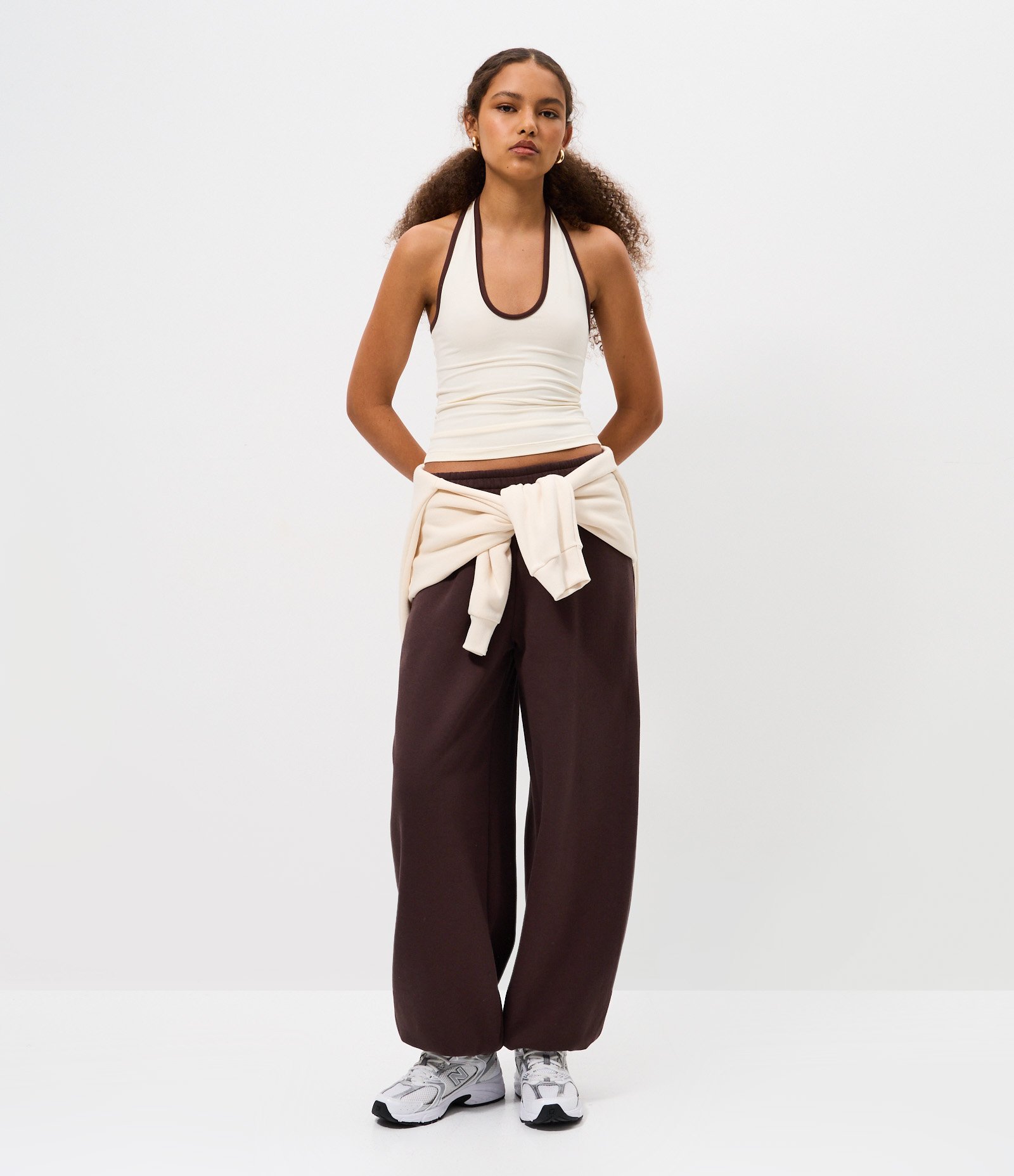 Calça Aladim em Moletom Marrom 1