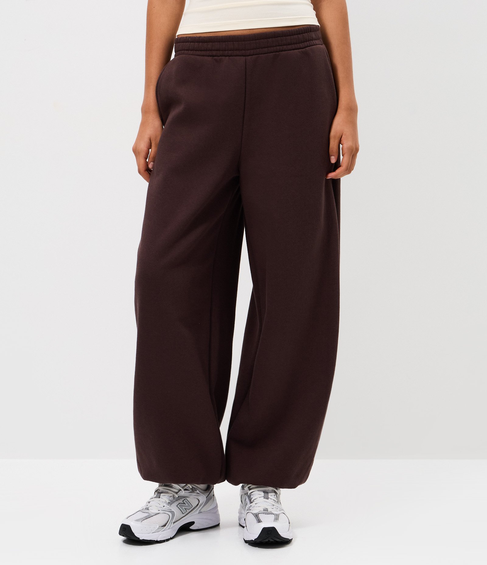 Calça Aladim em Moletom Marrom 2
