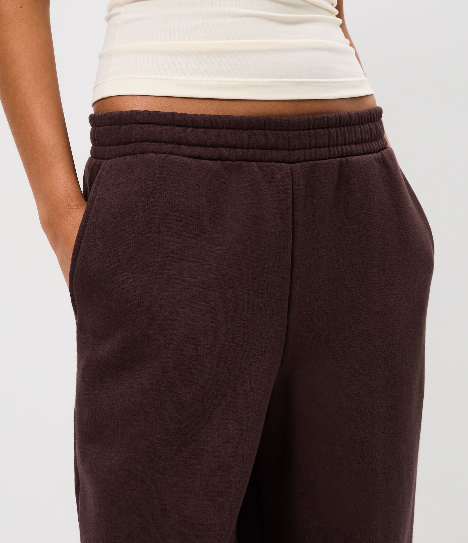 Calça Aladim em Moletom Marrom 3