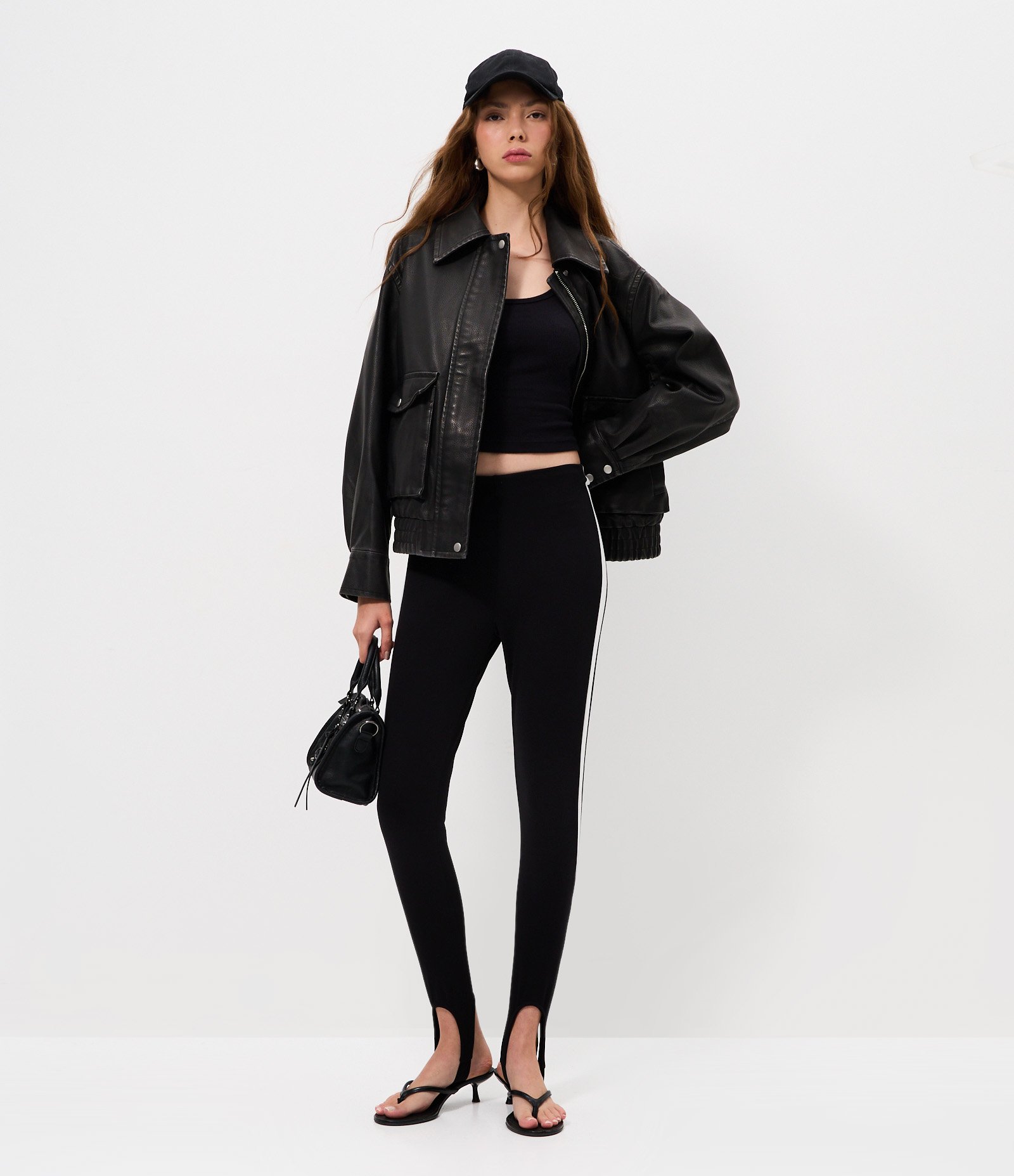 Calça Legging em Ponto Roma com Pézinho Preto 1