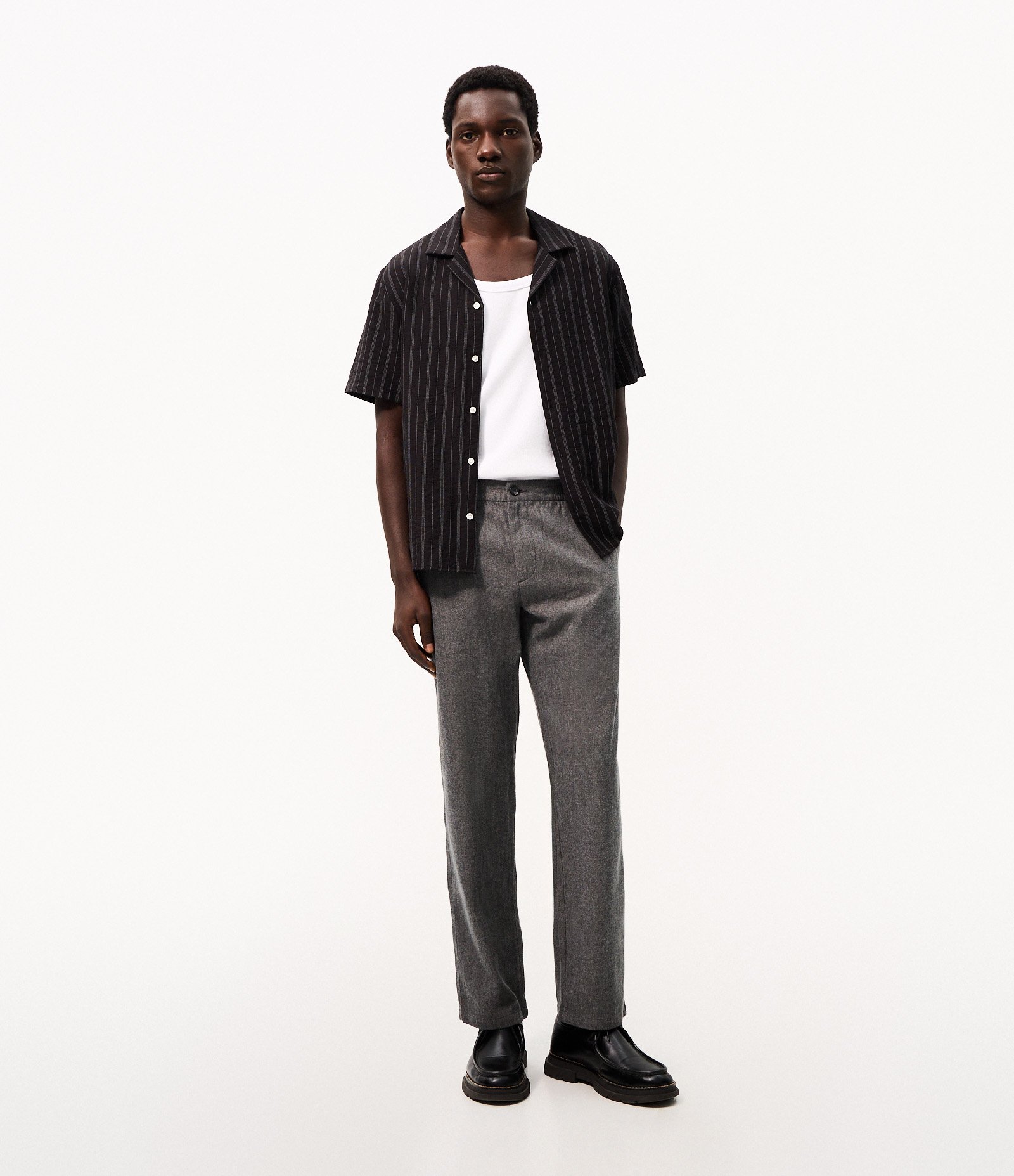 Calça Reta Polyvelour com Cós Elástico Cinza 1