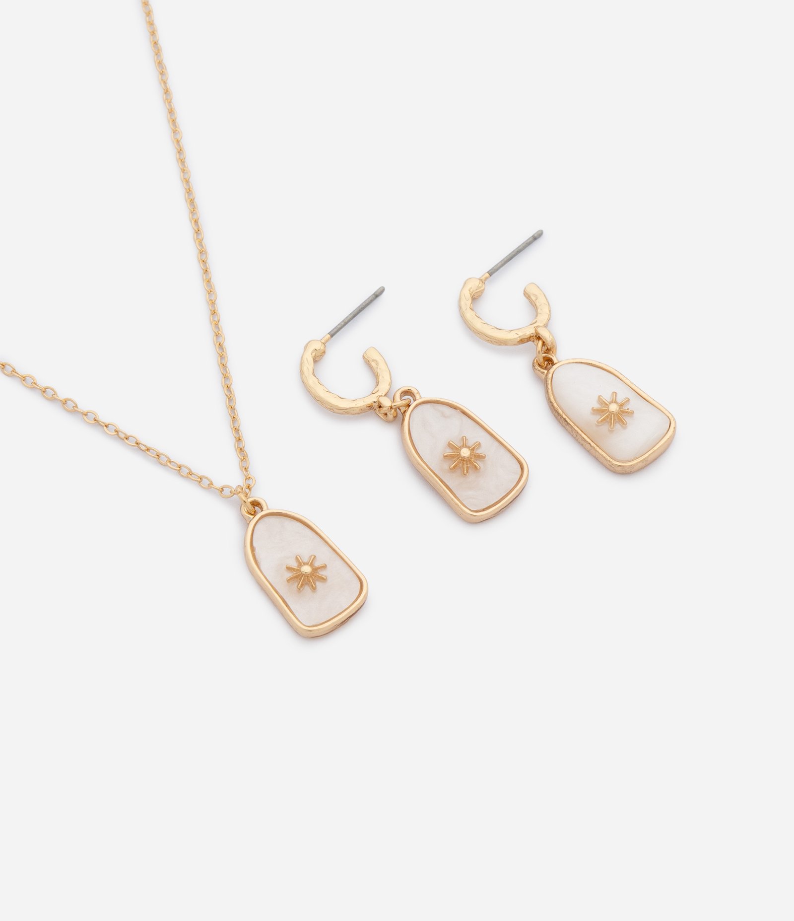Conjunto de Colar Curto e Brinco com Madrepérola Dourado 1