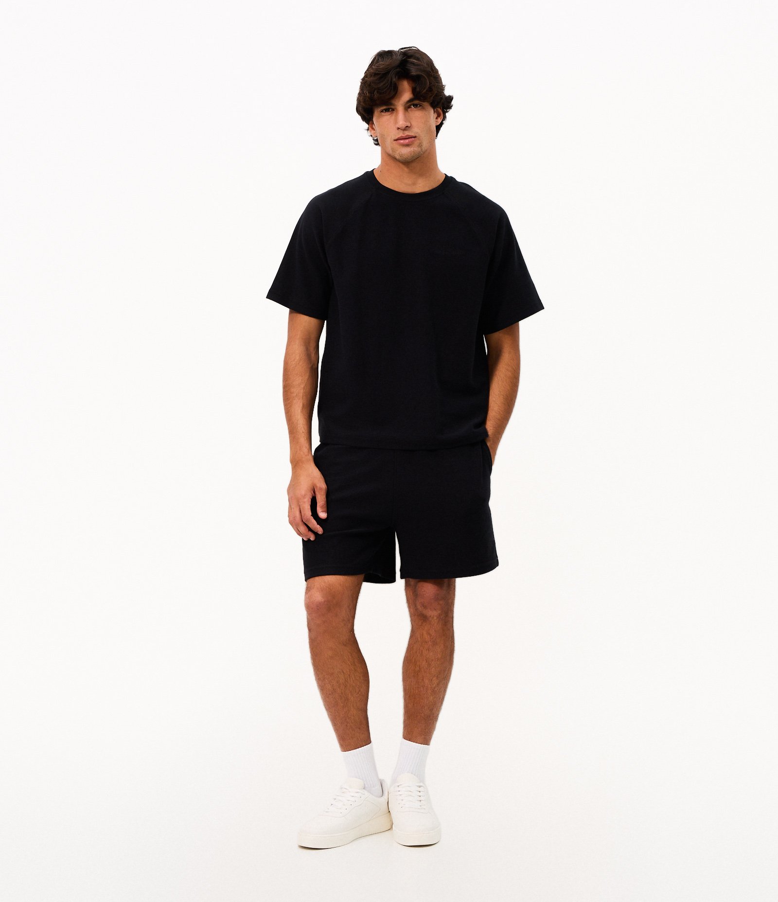 Camiseta Oversized Boxy em Moletom com Bordado no Peito Preto 2