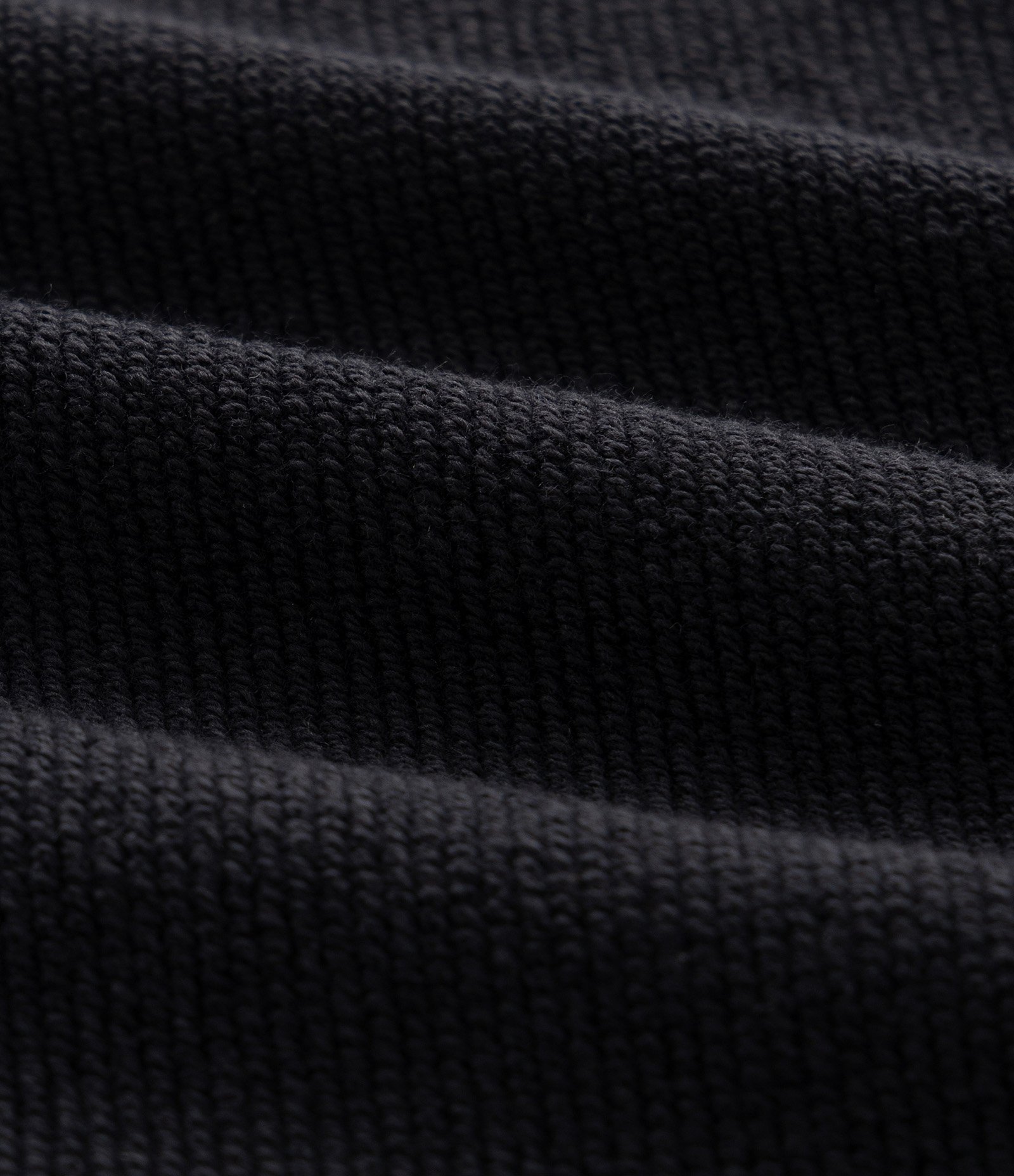 Bermuda Moletom com Bordado Preto 7