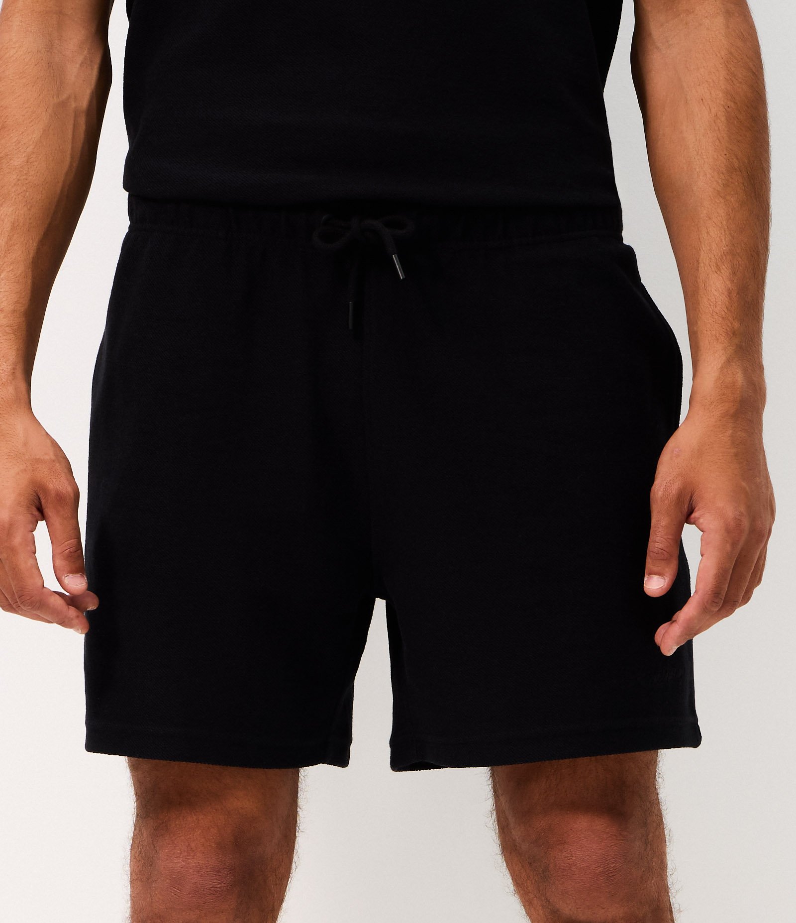 Bermuda Moletom com Bordado Preto 2